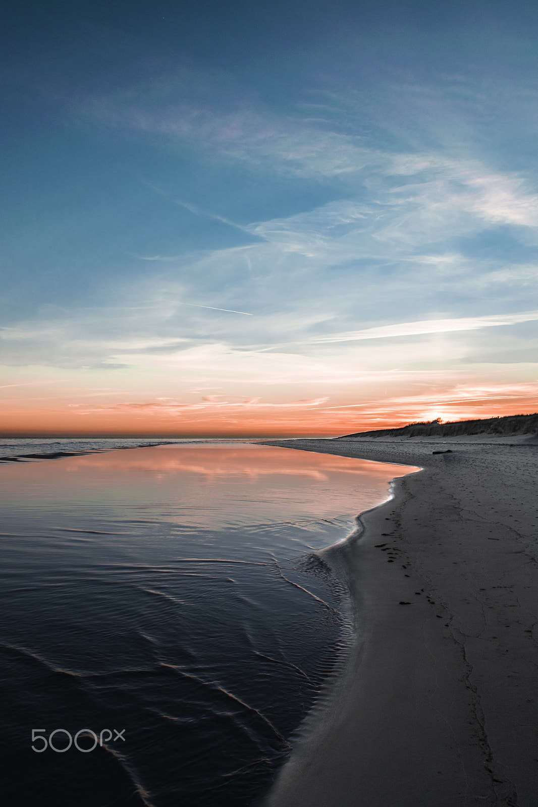 Sigma 17-70mm F2.8-4 DC Macro OS HSM | C sample photo. As the sun goes down photography