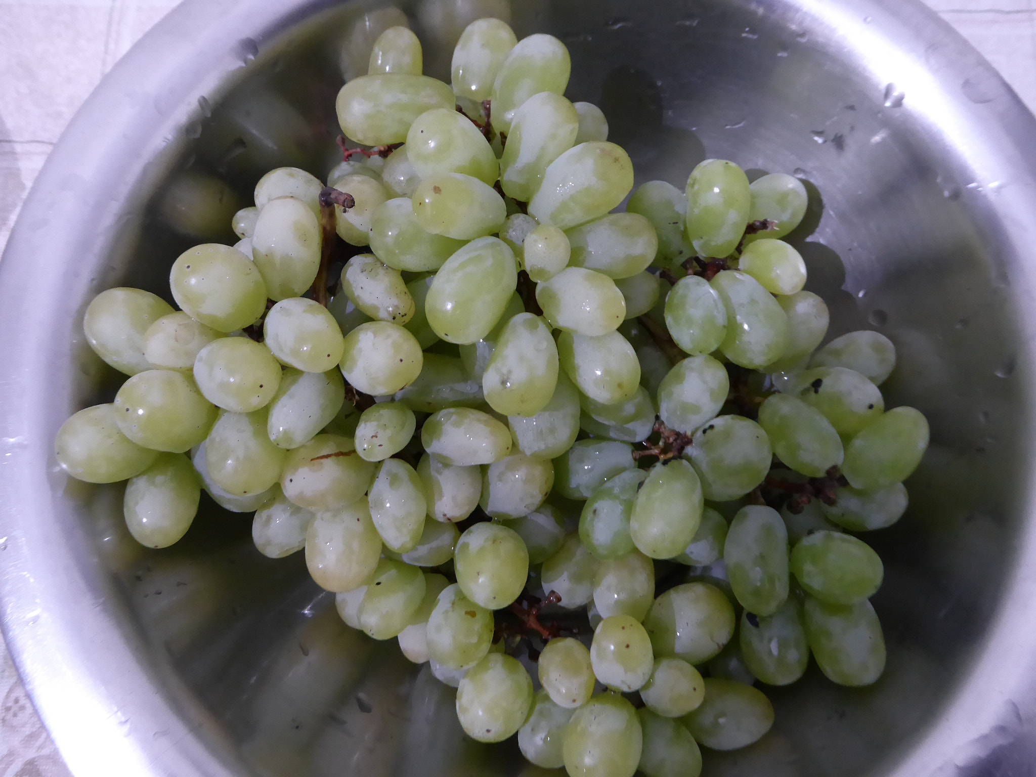 Panasonic Lumix DMC-ZS40 (Lumix DMC-TZ60) sample photo. Grapes photography