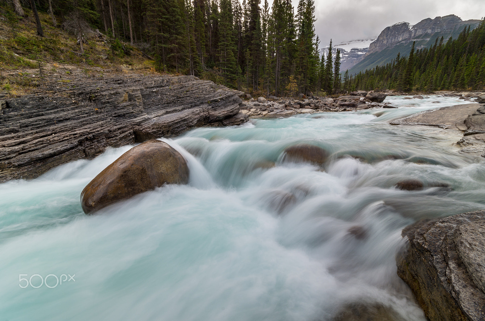 Pentax K-5 IIs + Sigma AF 10-20mm F4-5.6 EX DC sample photo. Mistaya river photography