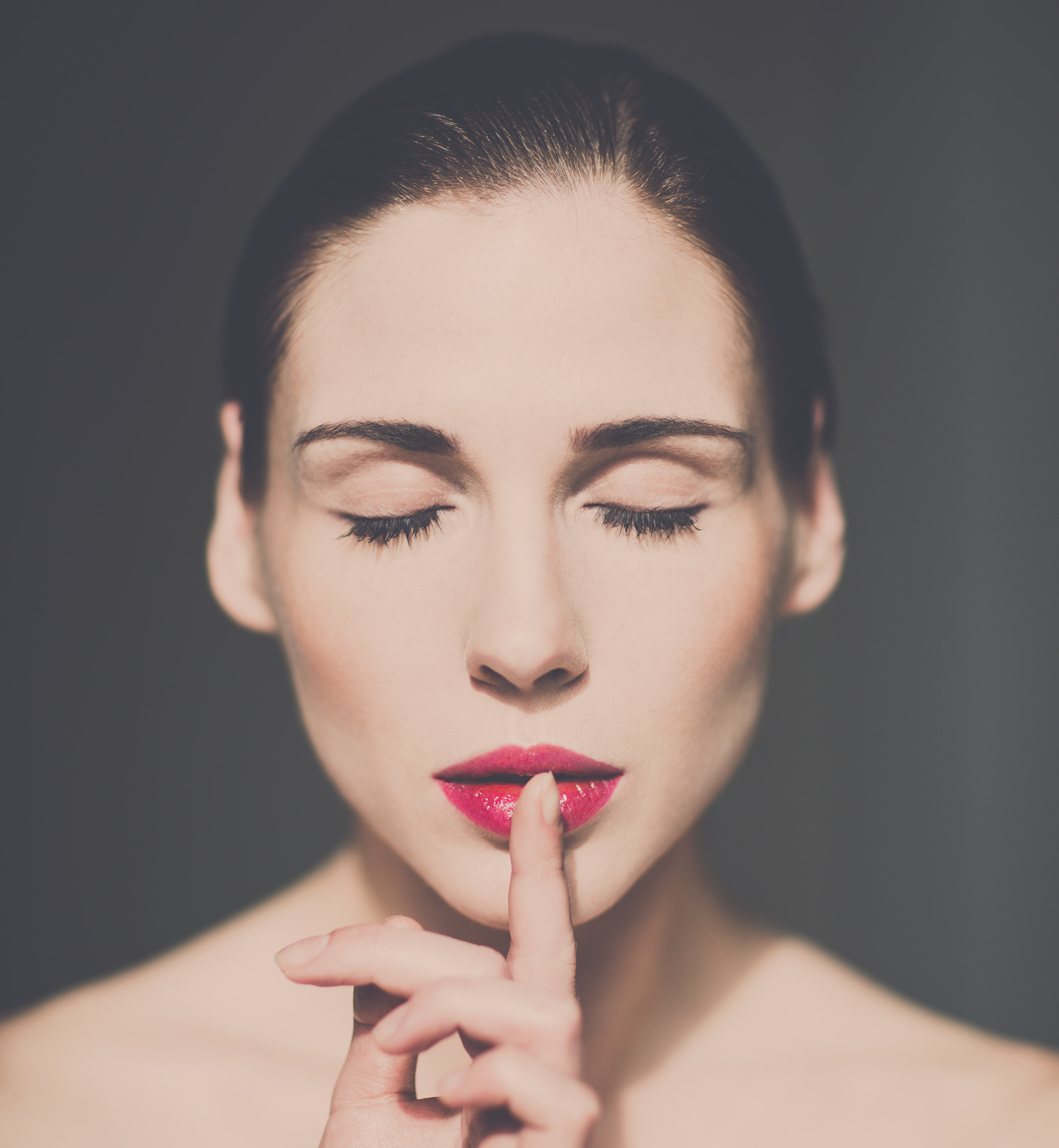 Canon EF 85mm F1.2L II USM sample photo. Iris ciii photography