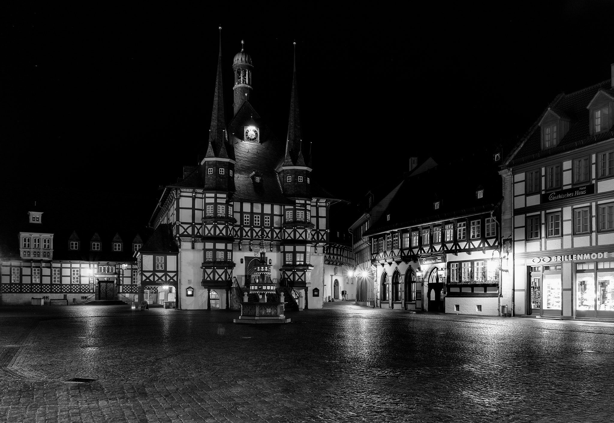 Canon EOS 6D + Canon EF 28mm F2.8 IS USM sample photo. Wenigerode rathaus photography