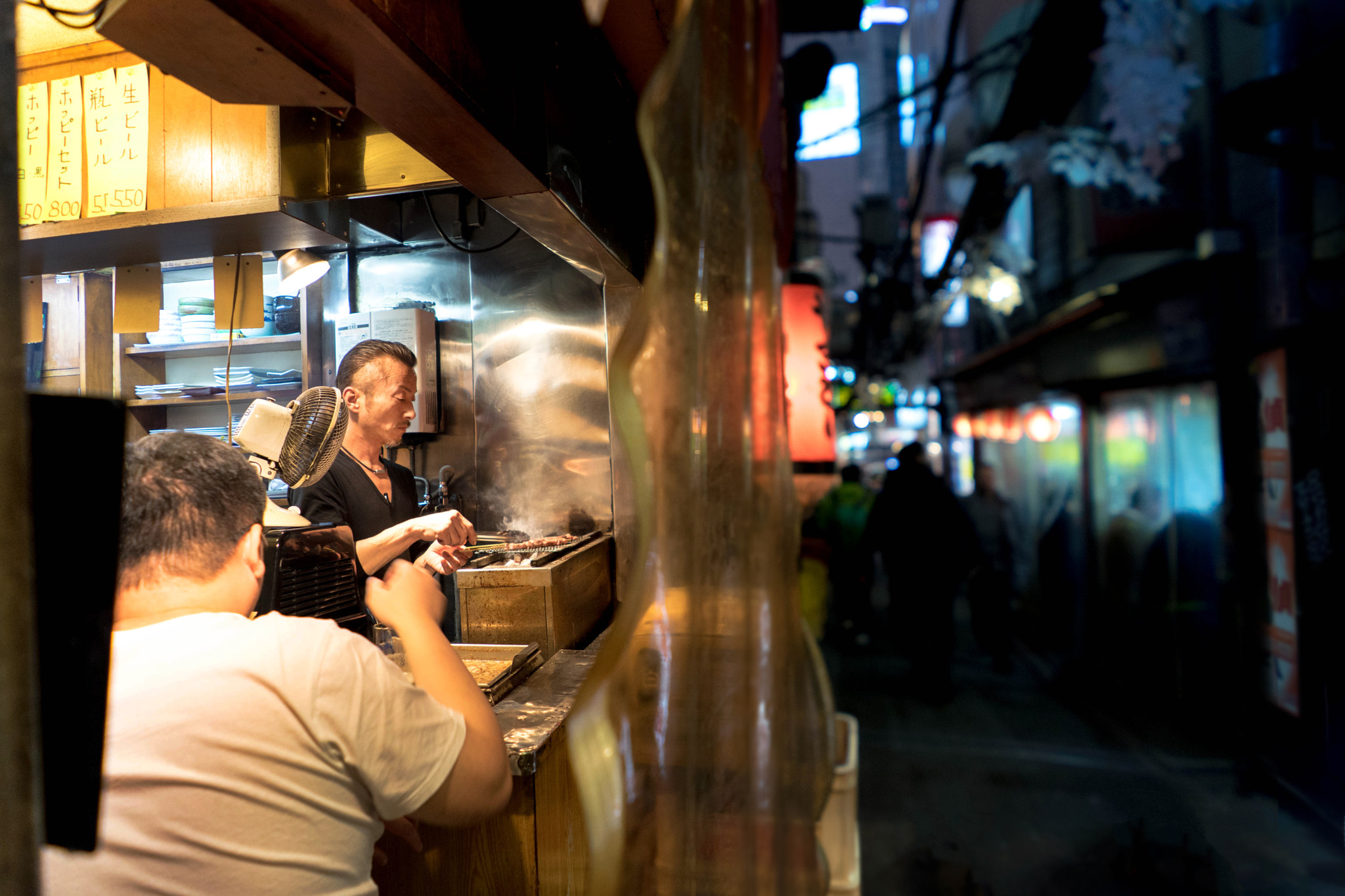 Sony a7 II + FE 21mm F2.8 sample photo. Streets of shinjuku photography