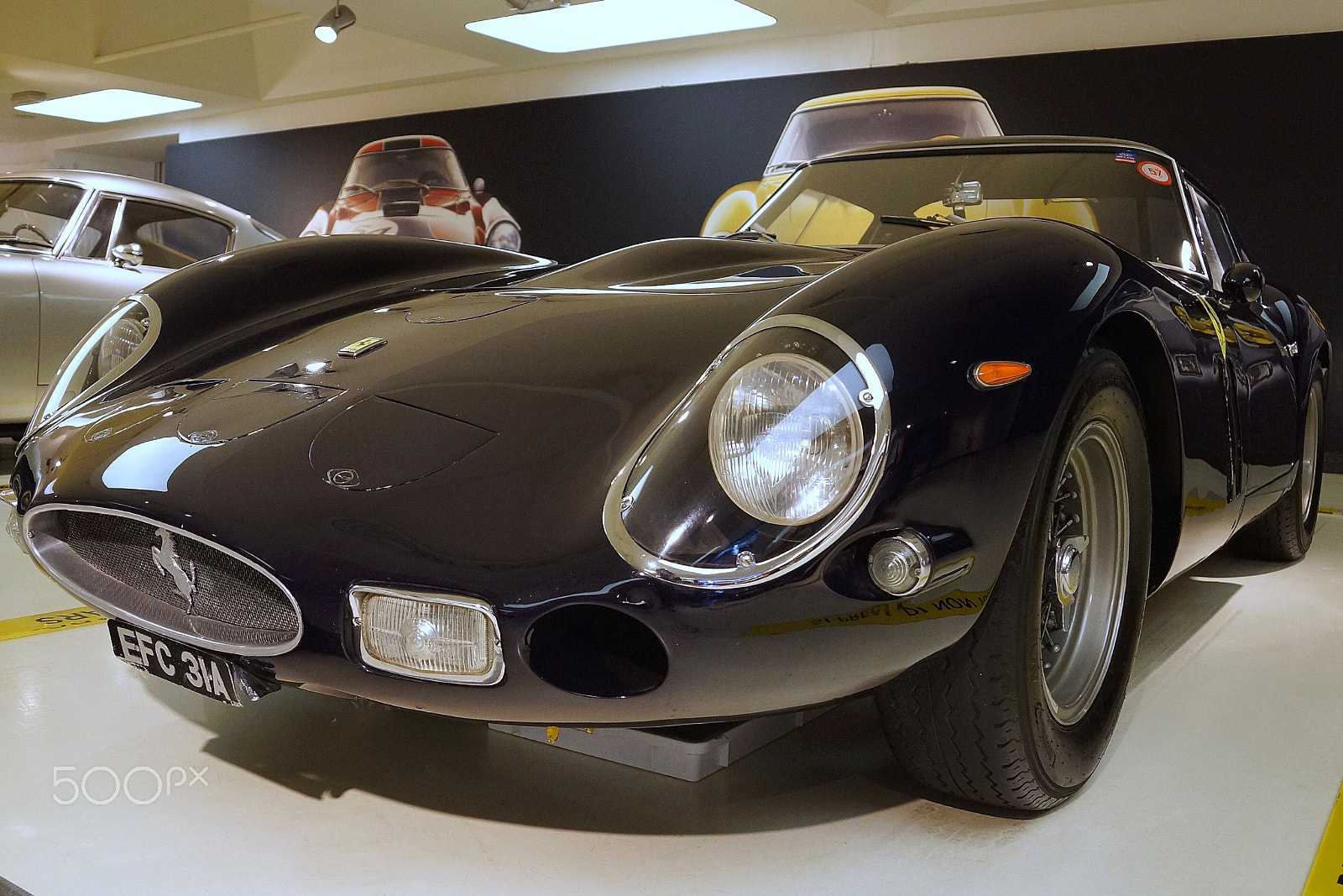 Sony DT 18-135mm F3.5-5.6 SAM sample photo. Cars cars and more cars photography