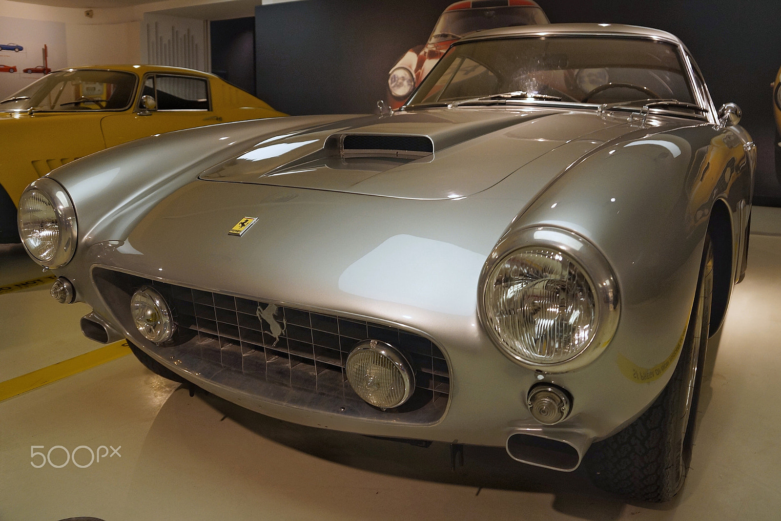 Sony DT 18-135mm F3.5-5.6 SAM sample photo. Cars cars and more cars photography
