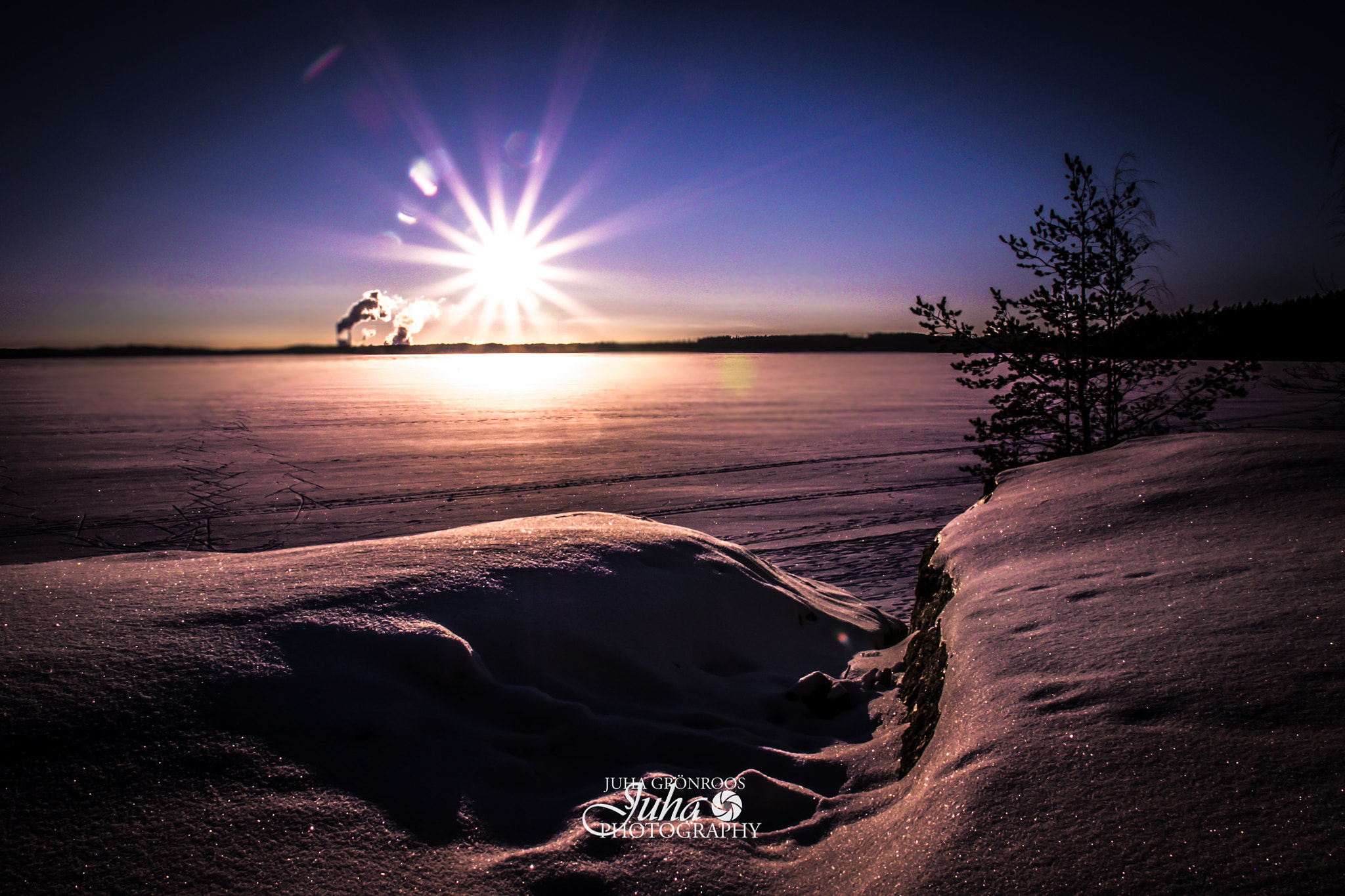 Sigma 17-70mm F2.8-4 DC Macro OS HSM sample photo. Vivid winter evening photography