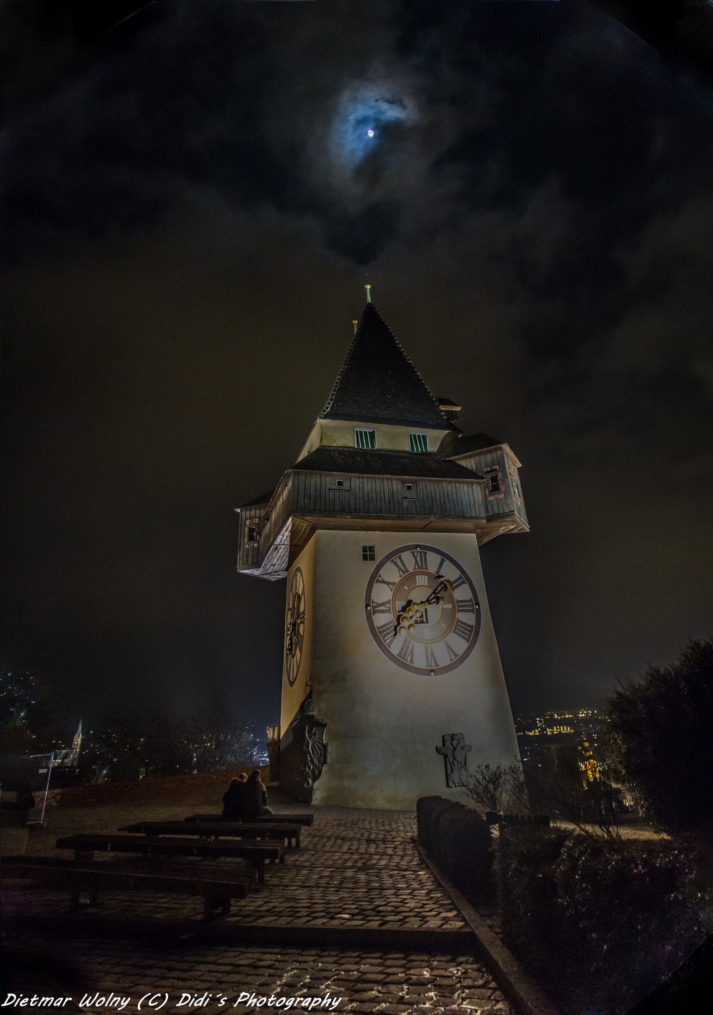 Olympus PEN E-PL5 sample photo. Graz at night photography
