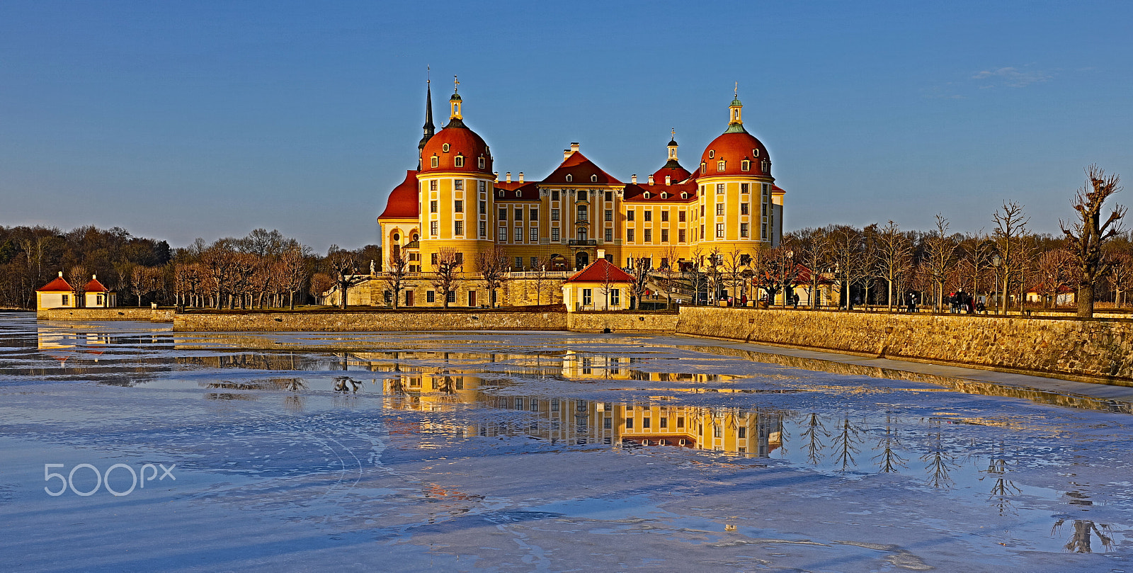 Canon EF 16-35mm F4L IS USM sample photo. Castle moritzburg photography