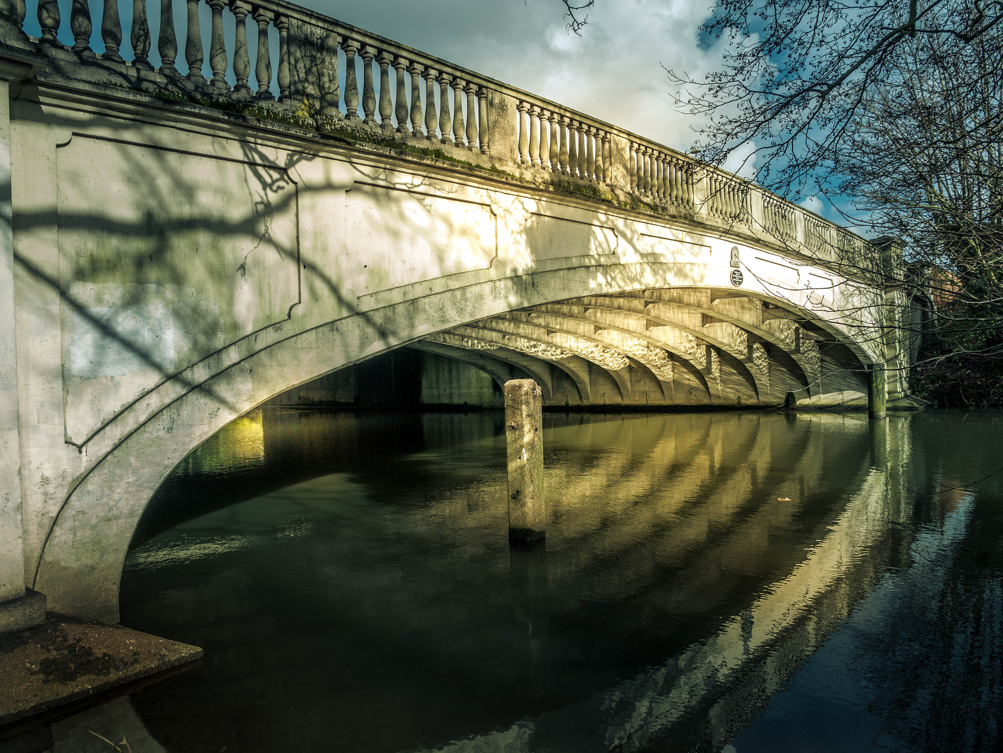 Panasonic Lumix DMC-G85 (Lumix DMC-G80) + Panasonic Lumix G X Vario 12-35mm F2.8 ASPH Power OIS sample photo. Old bridge silence photography