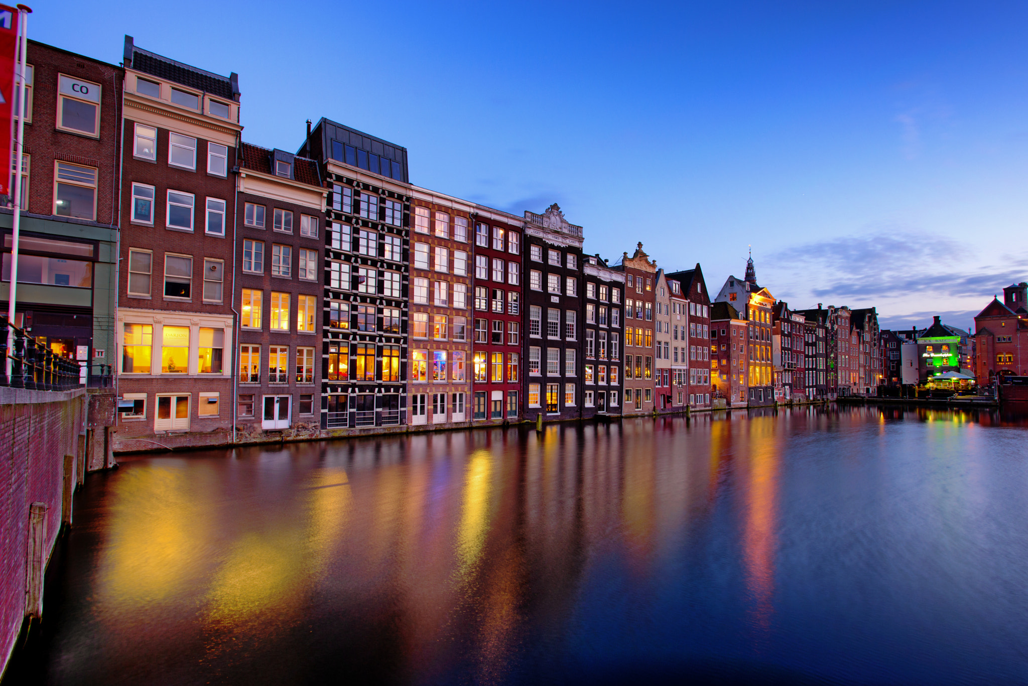 Nikon AF-S Nikkor 17-35mm F2.8D ED-IF sample photo. Ten seconds in amsterdam photography