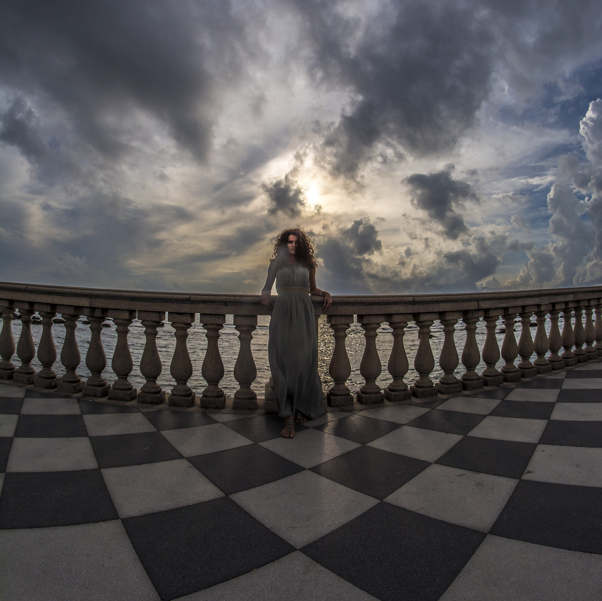 Samyang 8mm F3.5 Aspherical IF MC Fisheye sample photo. Scrivania verde photography