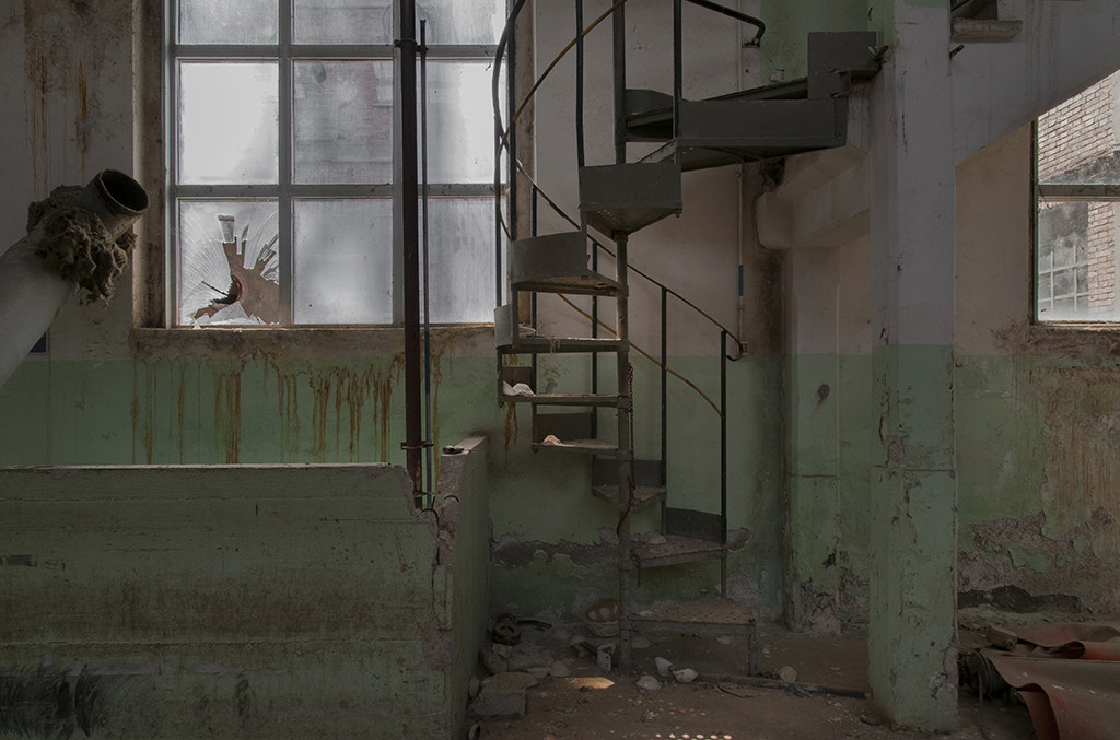 Nikon D300 sample photo. Past faded photography
