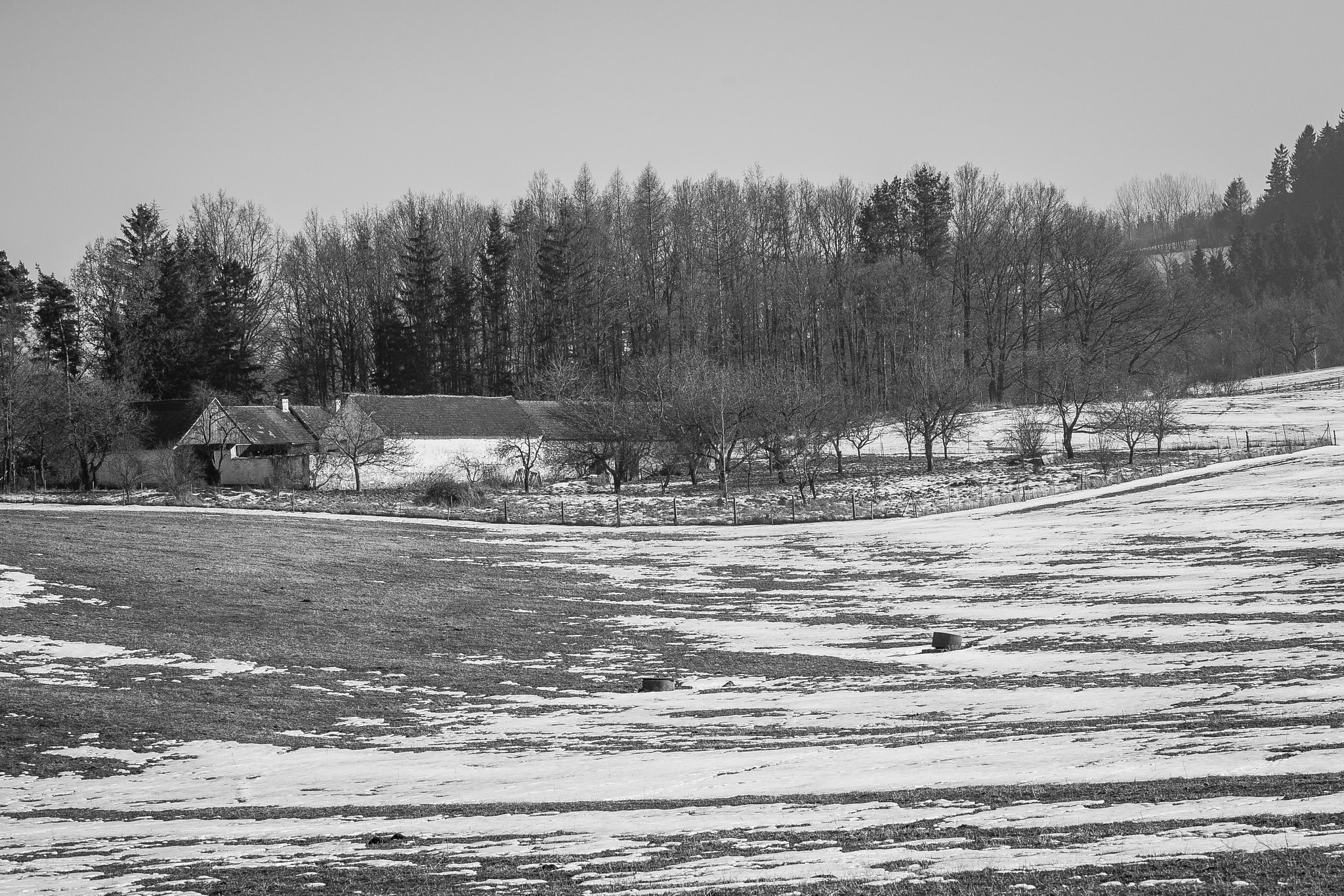 Canon EF 70-200mm F2.8L USM sample photo. Old cottage photography