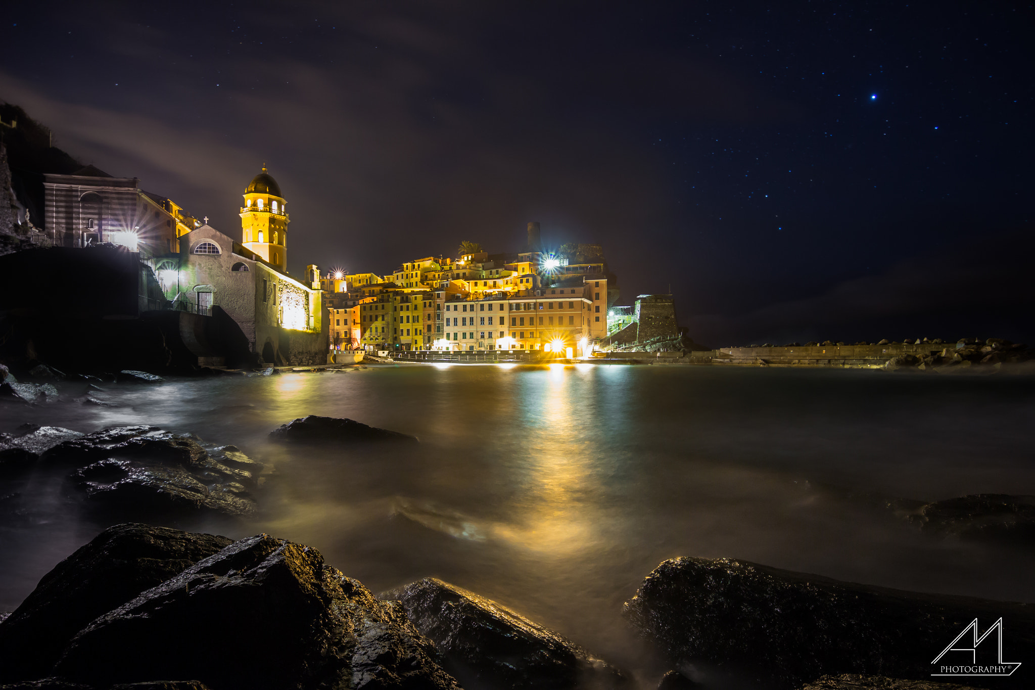 Tokina AT-X 11-20 F2.8 PRO DX Aspherical 11-20mm f/2.8 sample photo. Vernazza at night photography