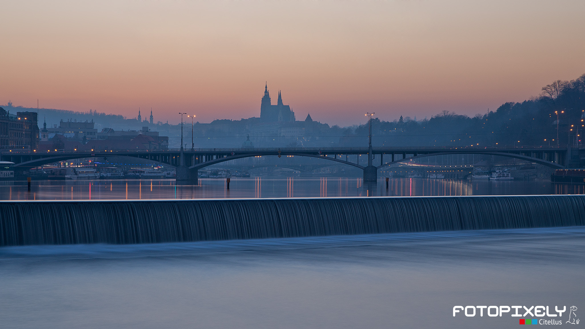 Nikon D600 + Sigma 24-70mm F2.8 EX DG HSM sample photo. Praha / prague photography