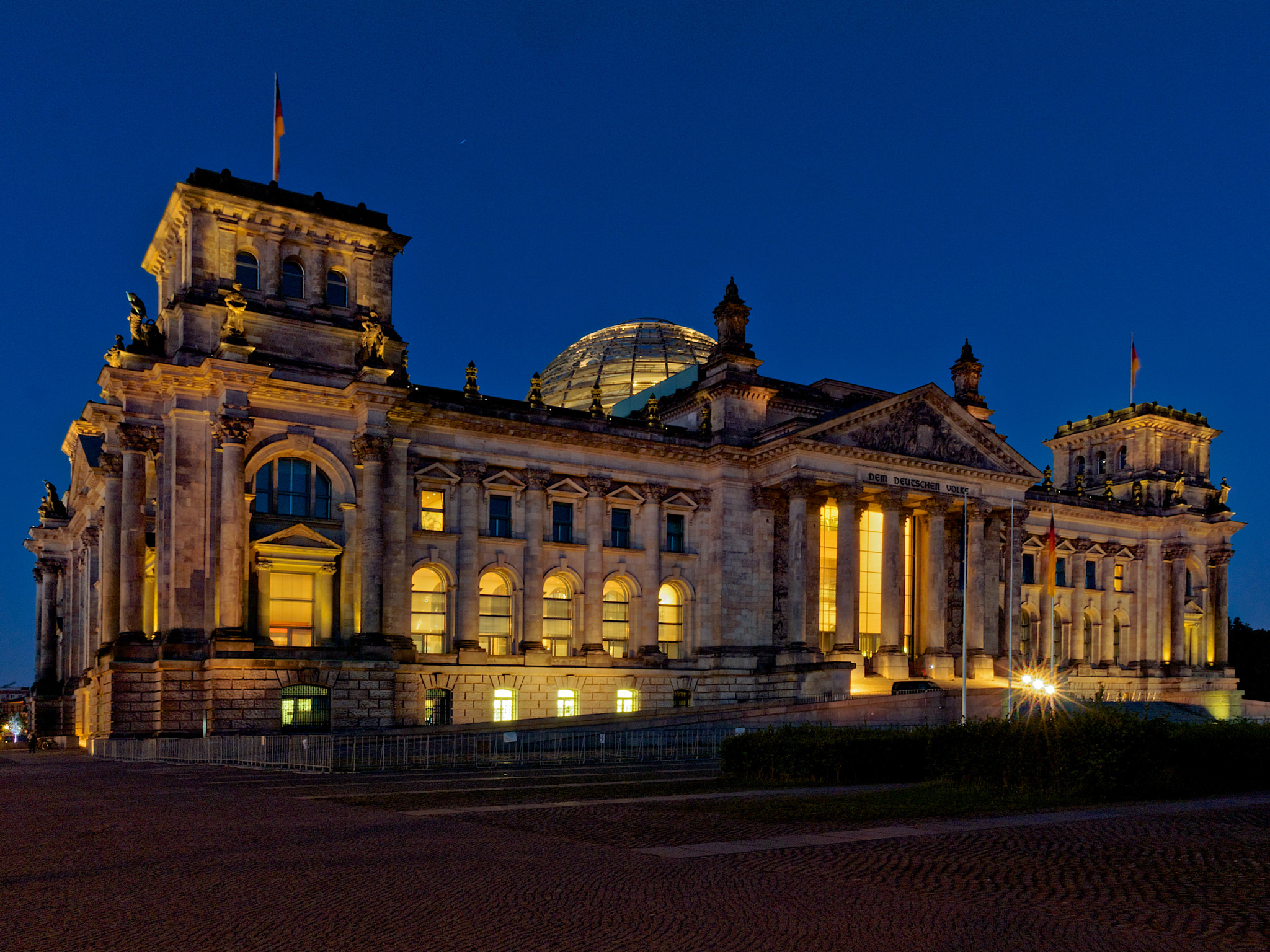 Olympus M.Zuiko Digital ED 12-40mm F2.8 Pro sample photo. Reichstagsgebäude berlin - long exposure photography