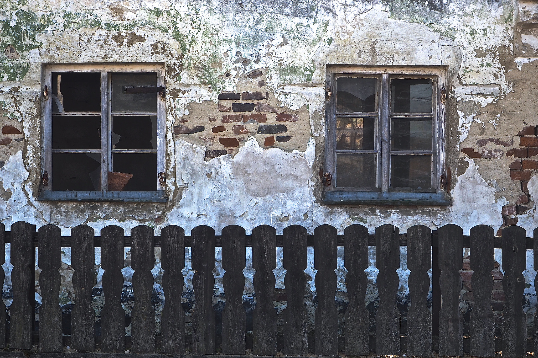 Olympus OM-D E-M5 II sample photo. Eisingerdorf wall photography