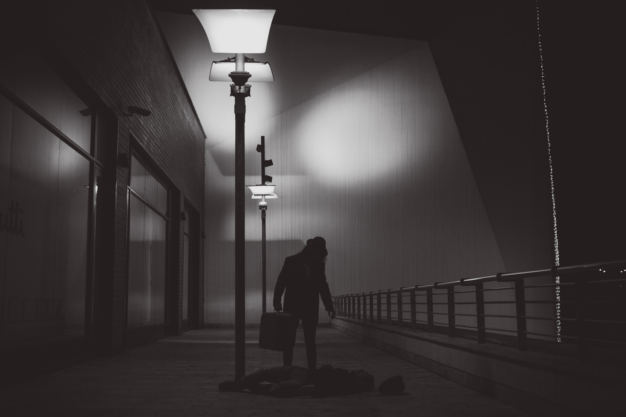 Canon EF 40mm F2.8 STM sample photo. Night in the street photography