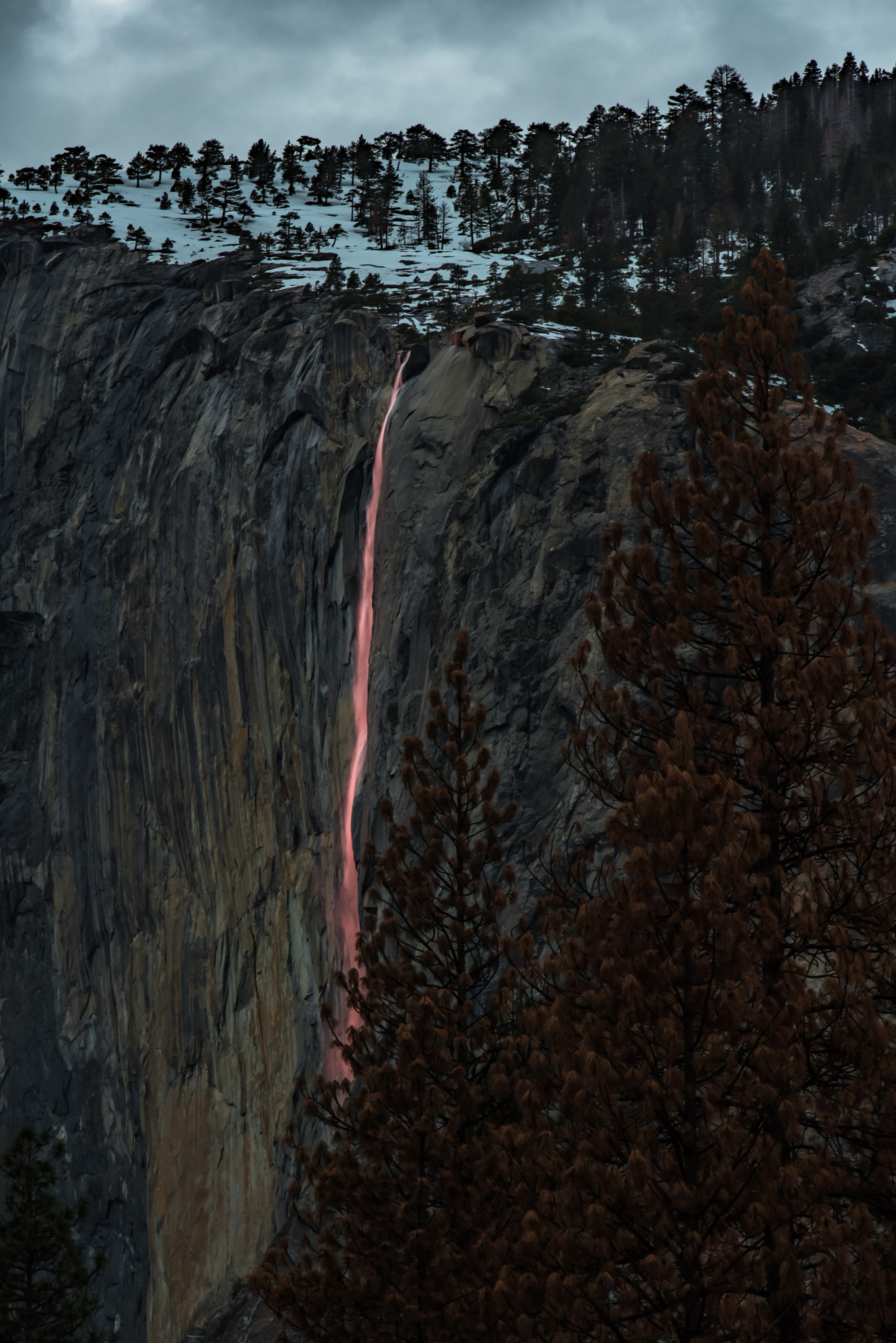 Sigma 18-200mm F3.5-6.3 DC OS HSM sample photo. Horsetail falls firefall photography
