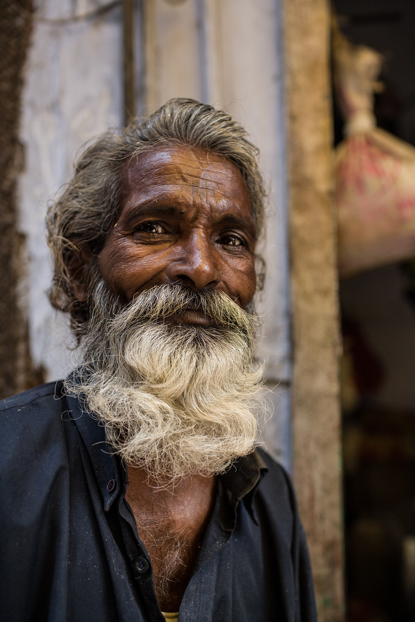 Canon EOS 5D + Canon EF 35mm F1.4L USM sample photo. Bearded man in india photography