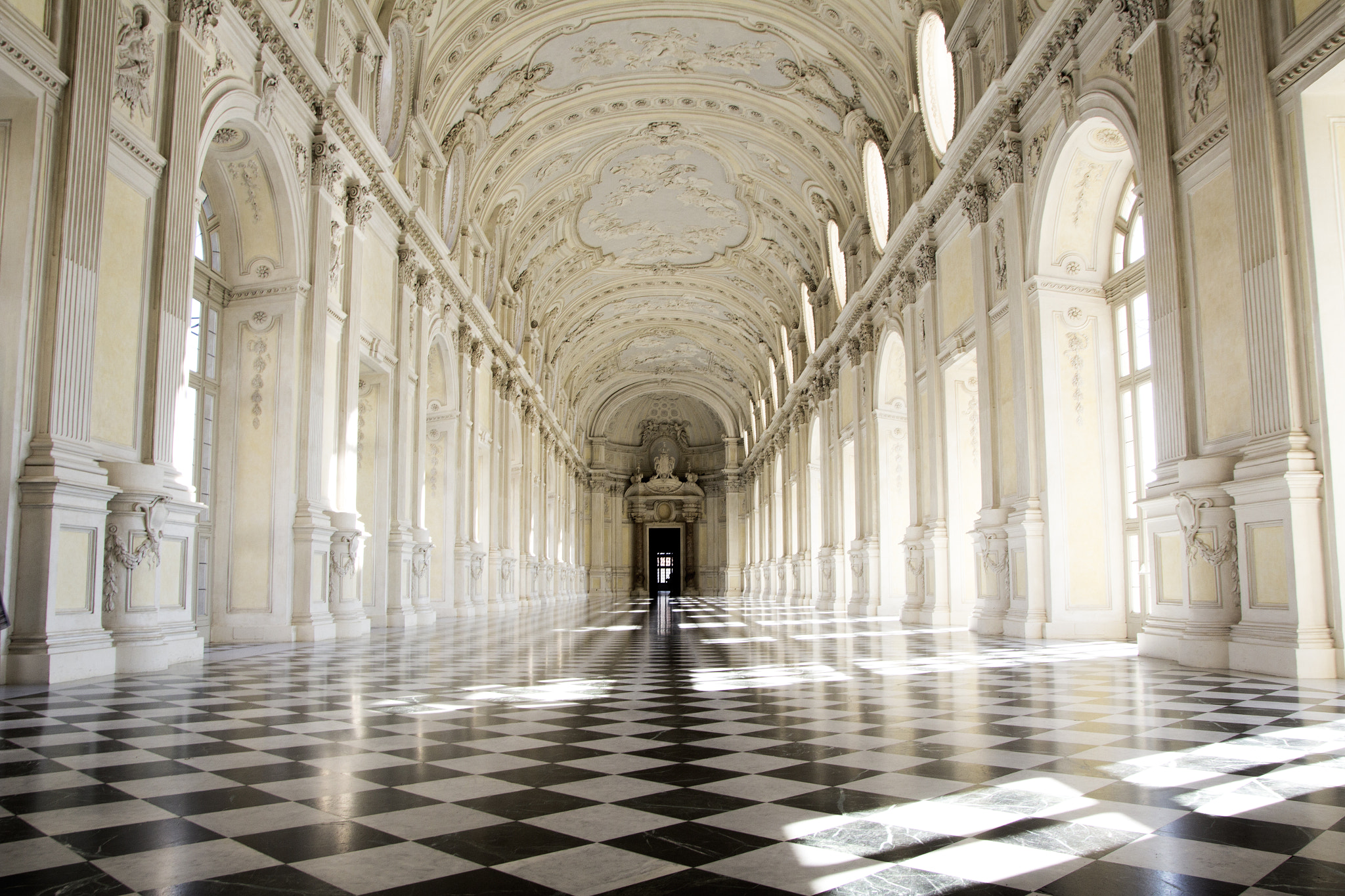 Canon EOS 1200D (EOS Rebel T5 / EOS Kiss X70 / EOS Hi) sample photo. Galleria grande- reggia di venaria photography