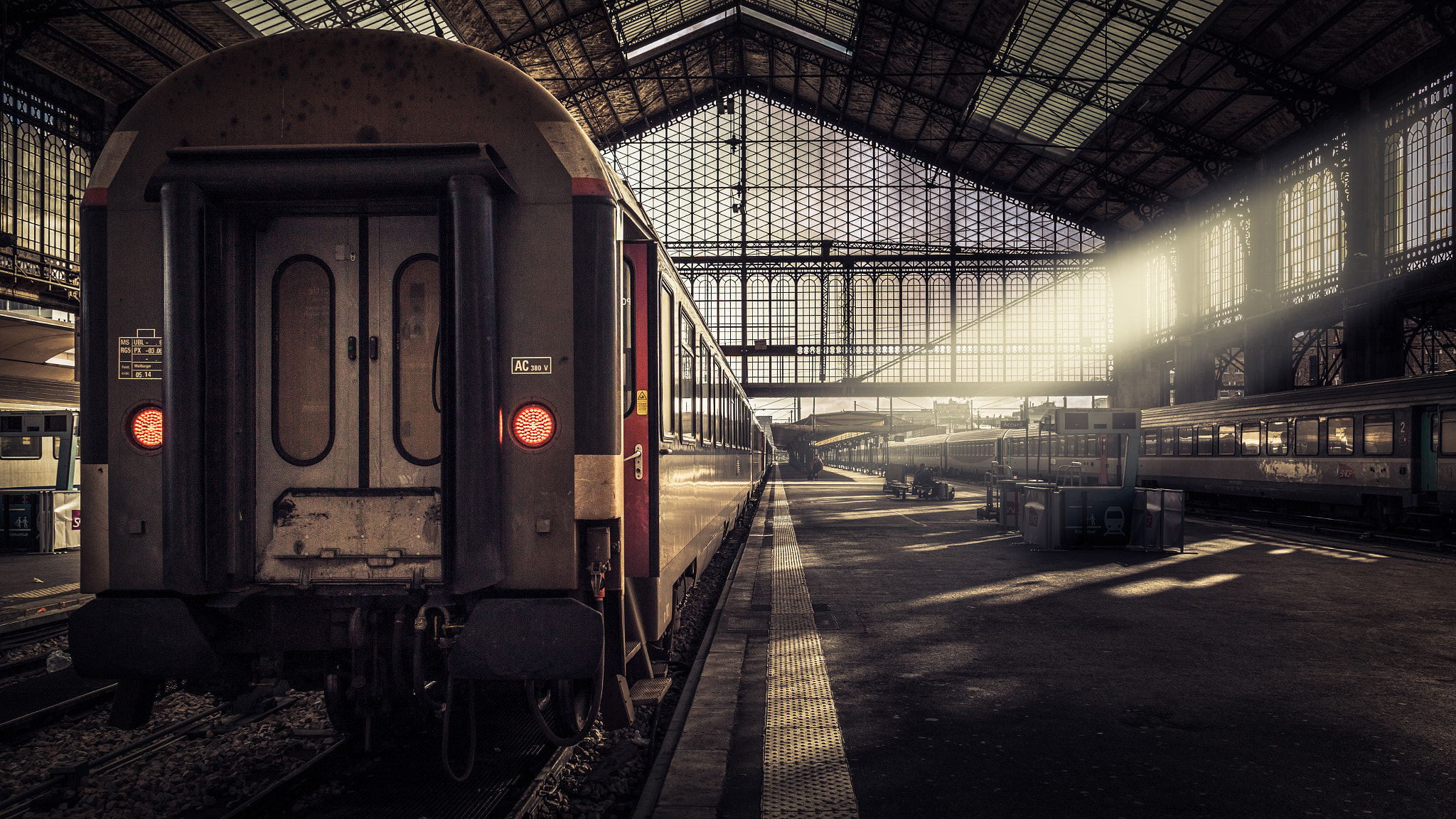 Canon EF 28mm F2.8 IS USM sample photo. Train photography