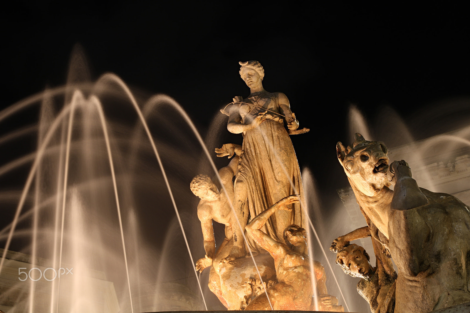 Sigma 17-70mm F2.8-4 DC Macro OS HSM sample photo. The fountain of diana photography