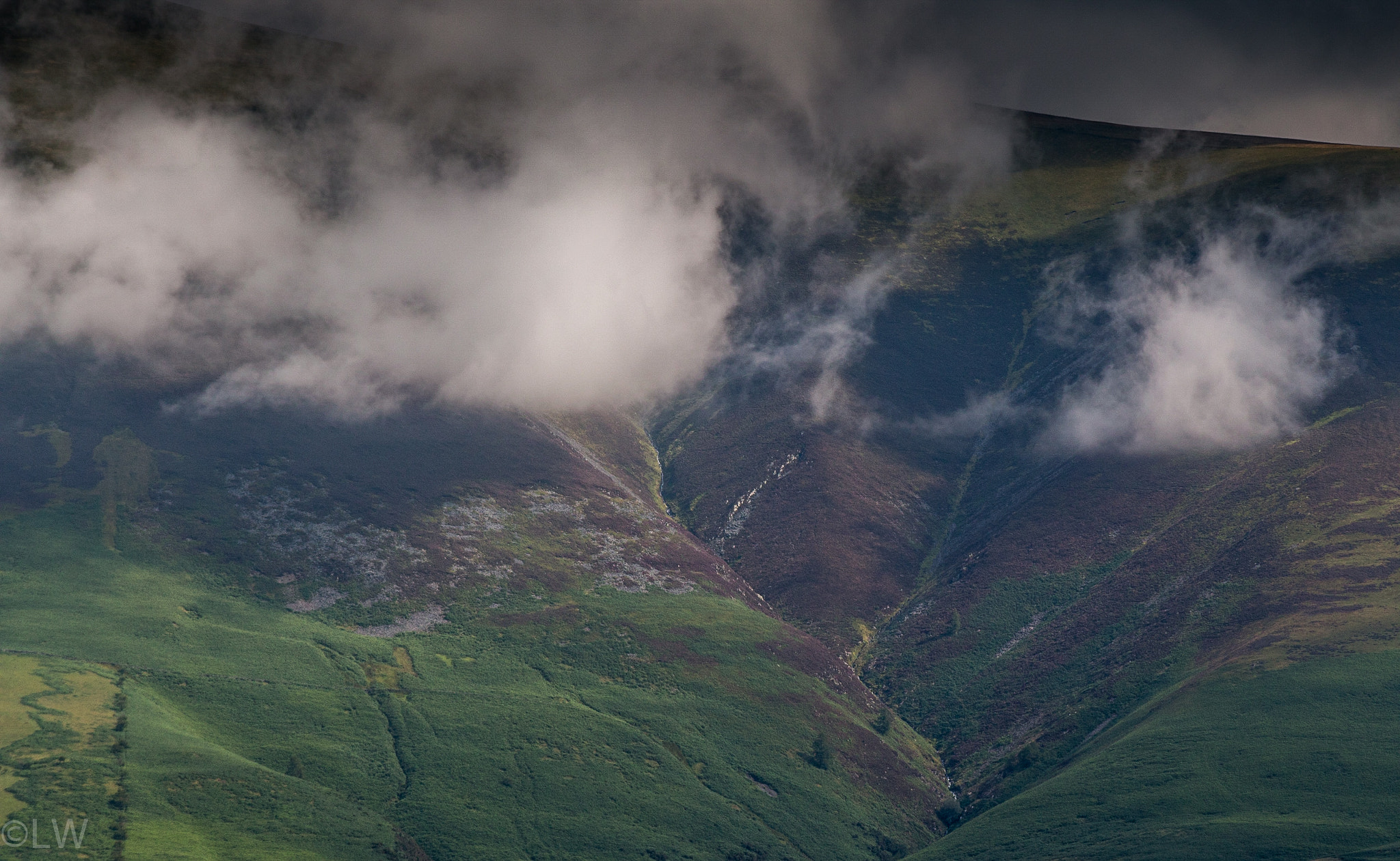 Canon EOS 70D + Tamron AF 70-300mm F4-5.6 Di LD Macro sample photo. Skiddaw slopes photography