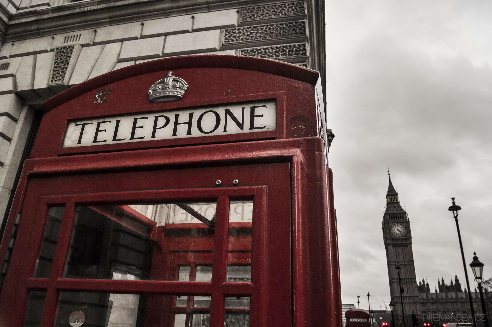 Sony Alpha DSLR-A500 sample photo. The colour of london photography