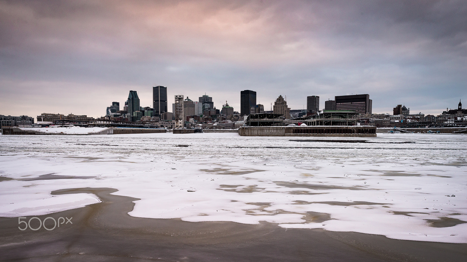 Nikon D610 + Nikon AF-S Nikkor 24mm F1.8G ED sample photo. Montréal in winter photography