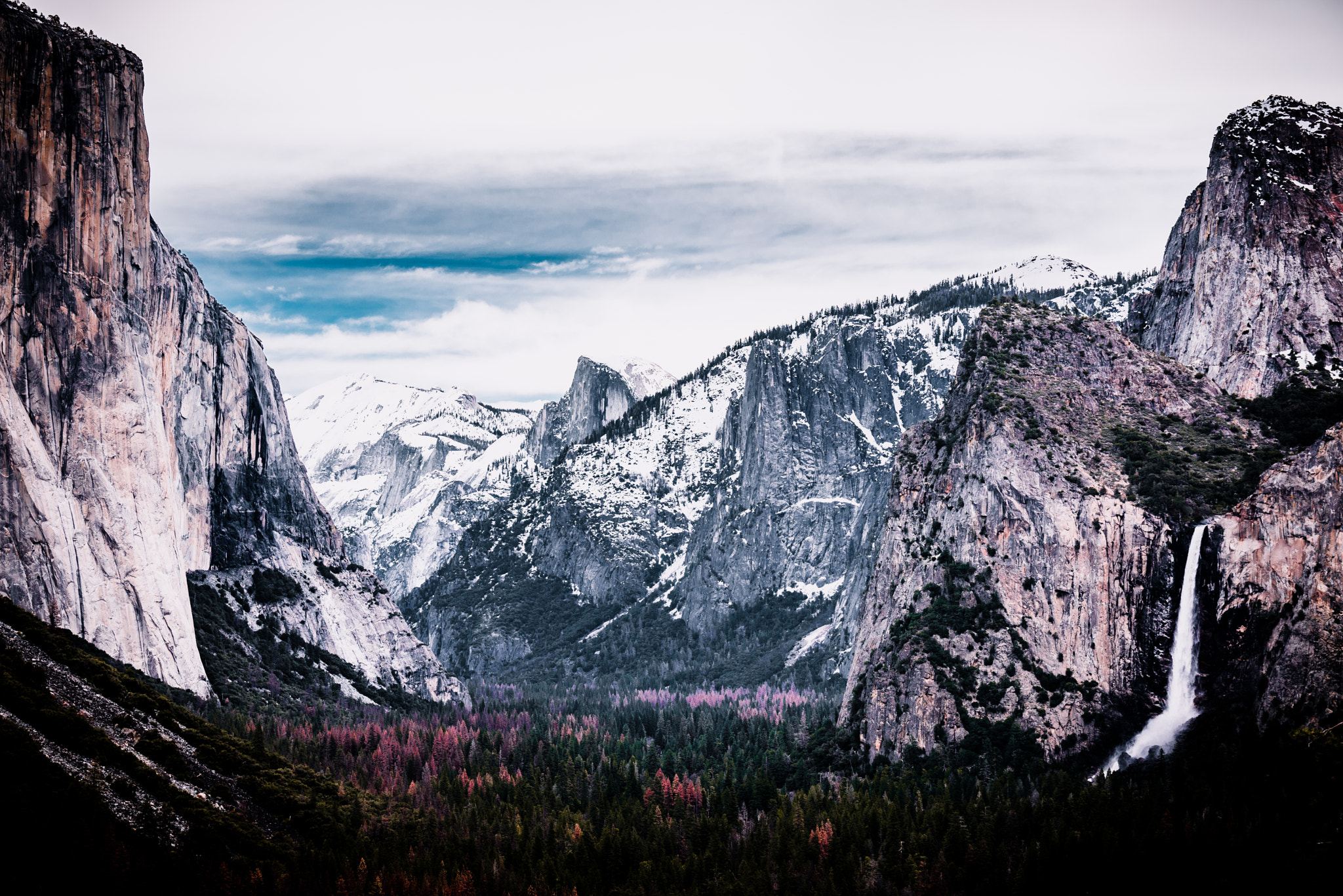 Nikon D750 + Sigma 18-200mm F3.5-6.3 DC OS HSM sample photo. Moody tunnel view photography