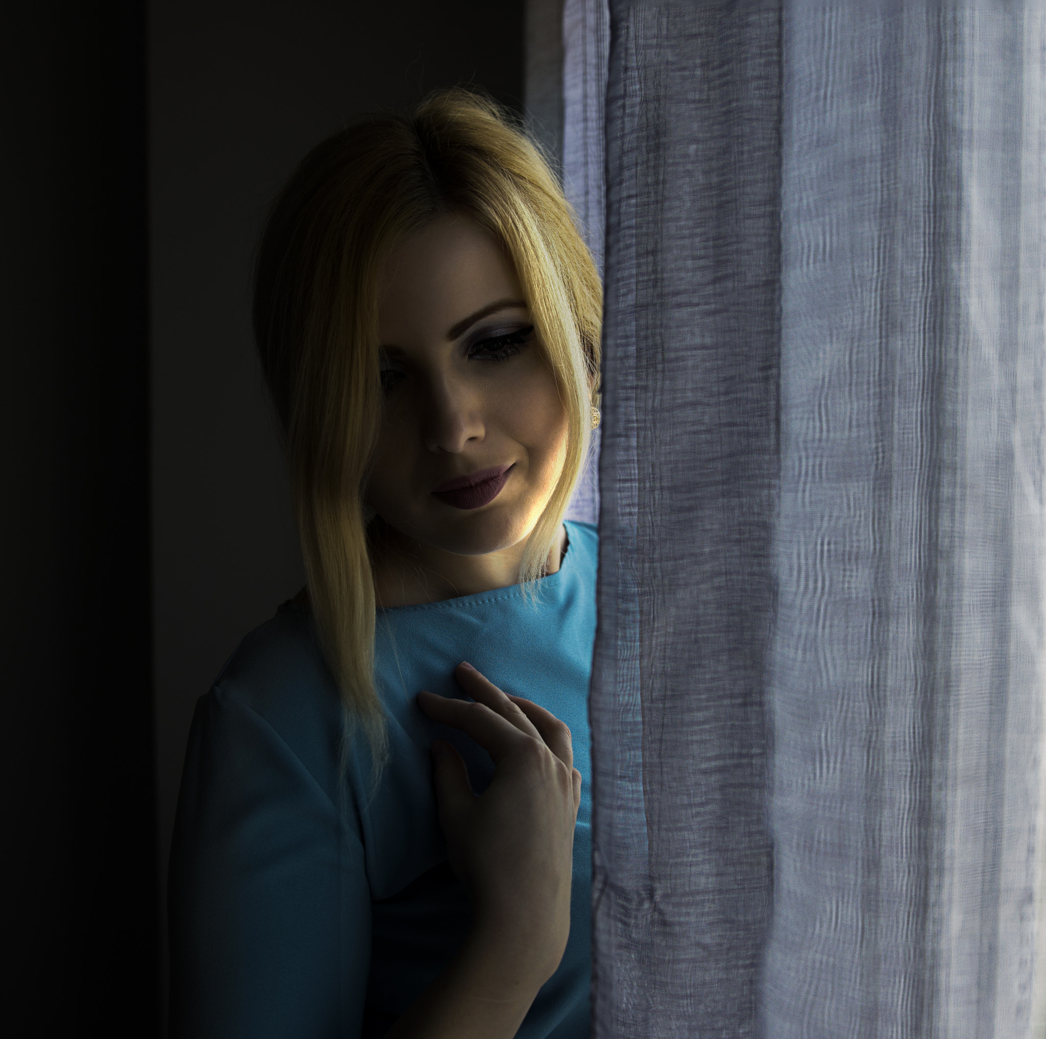 Sigma 18-35mm f/1.8 DC HSM sample photo. Blonde in blue photography