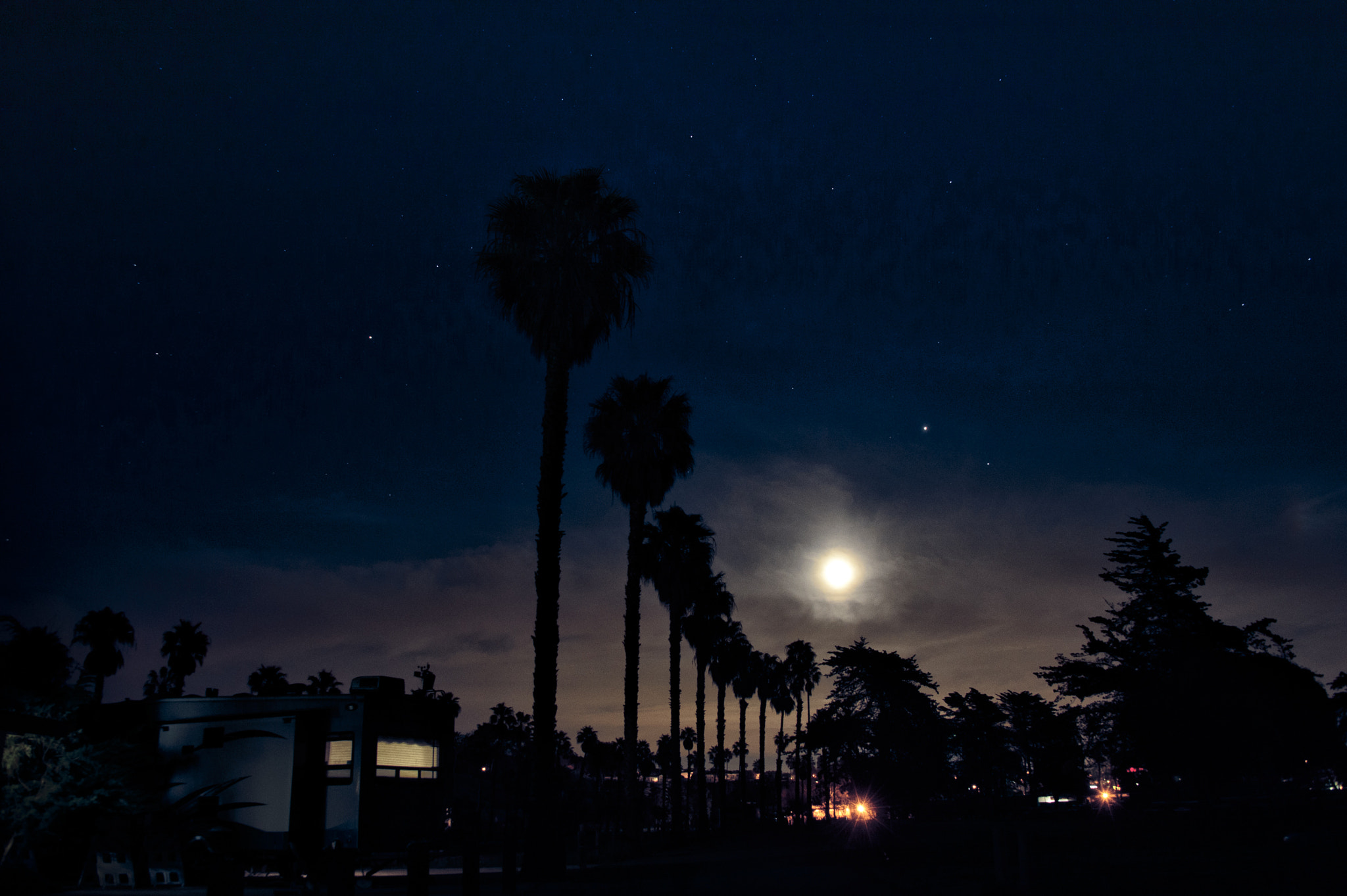 Nikon D4 sample photo. San buenaventura state beach by moonlight photography