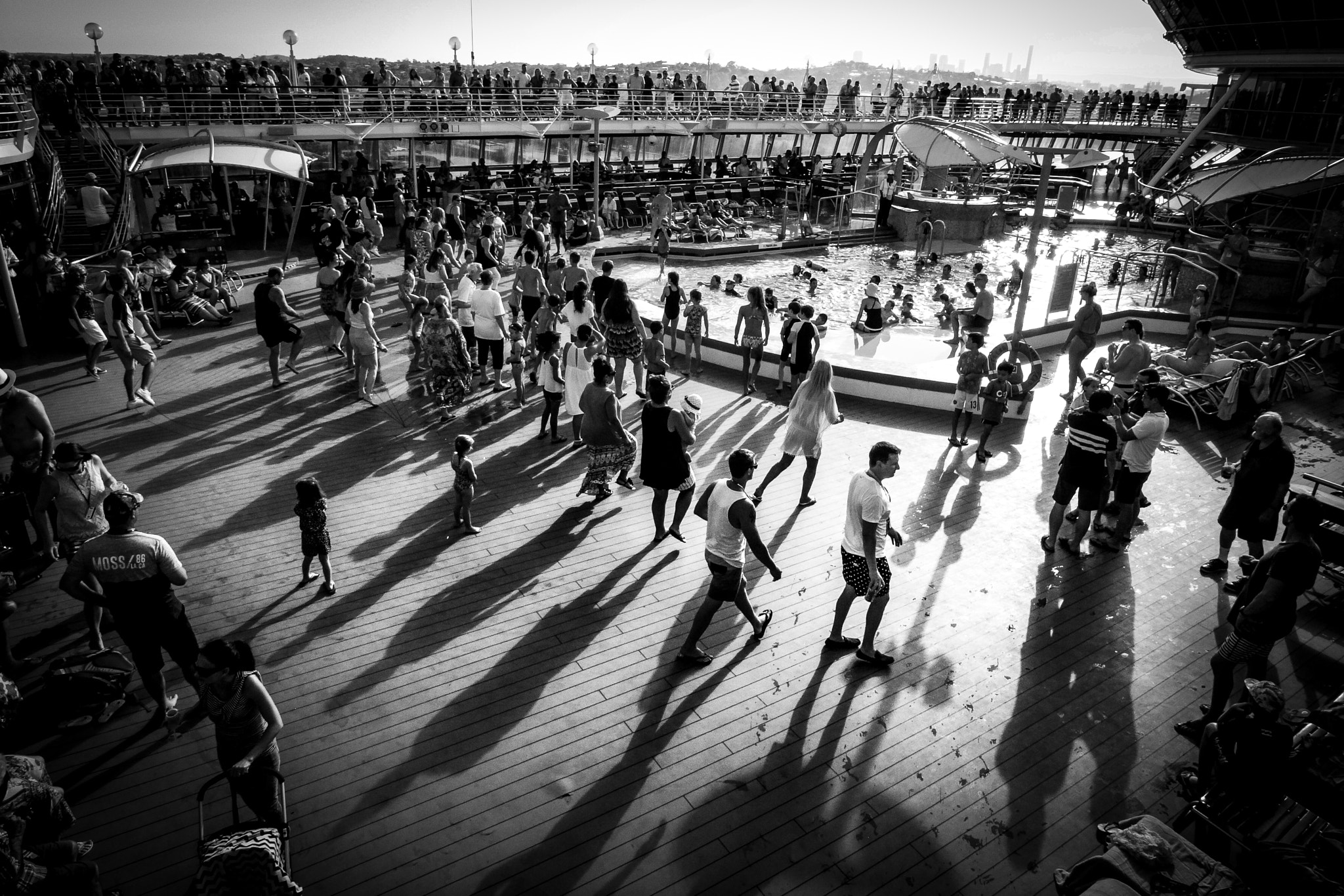 RICOH GR LENS sample photo. Enticed photography