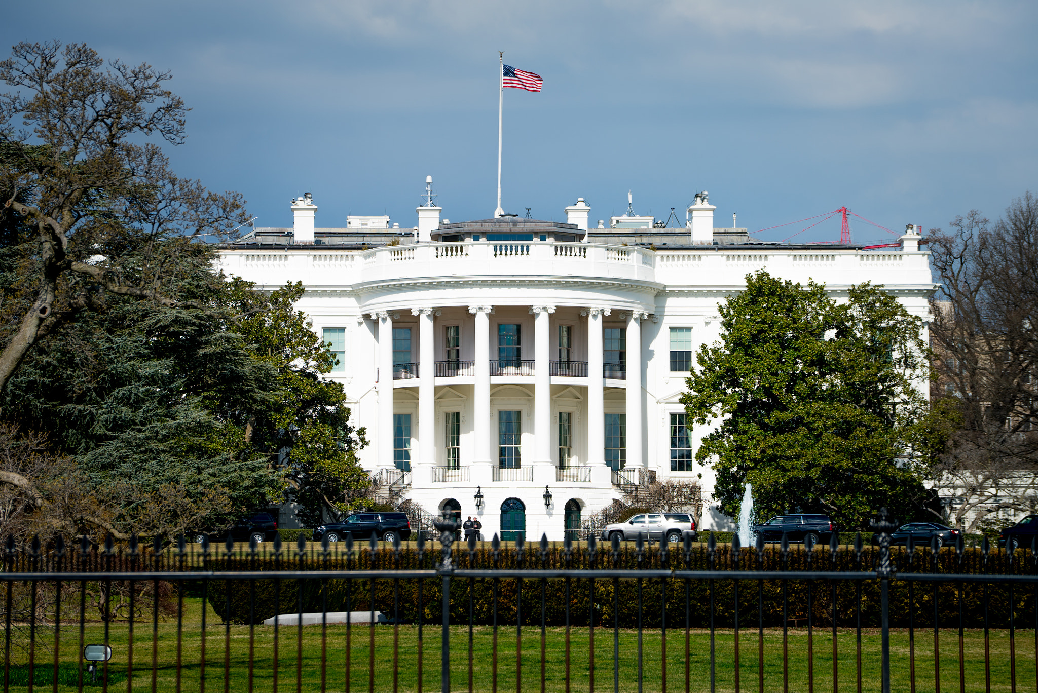 Sony a7S II + Sony FE 70-200mm F4 G OSS sample photo. The white house photography