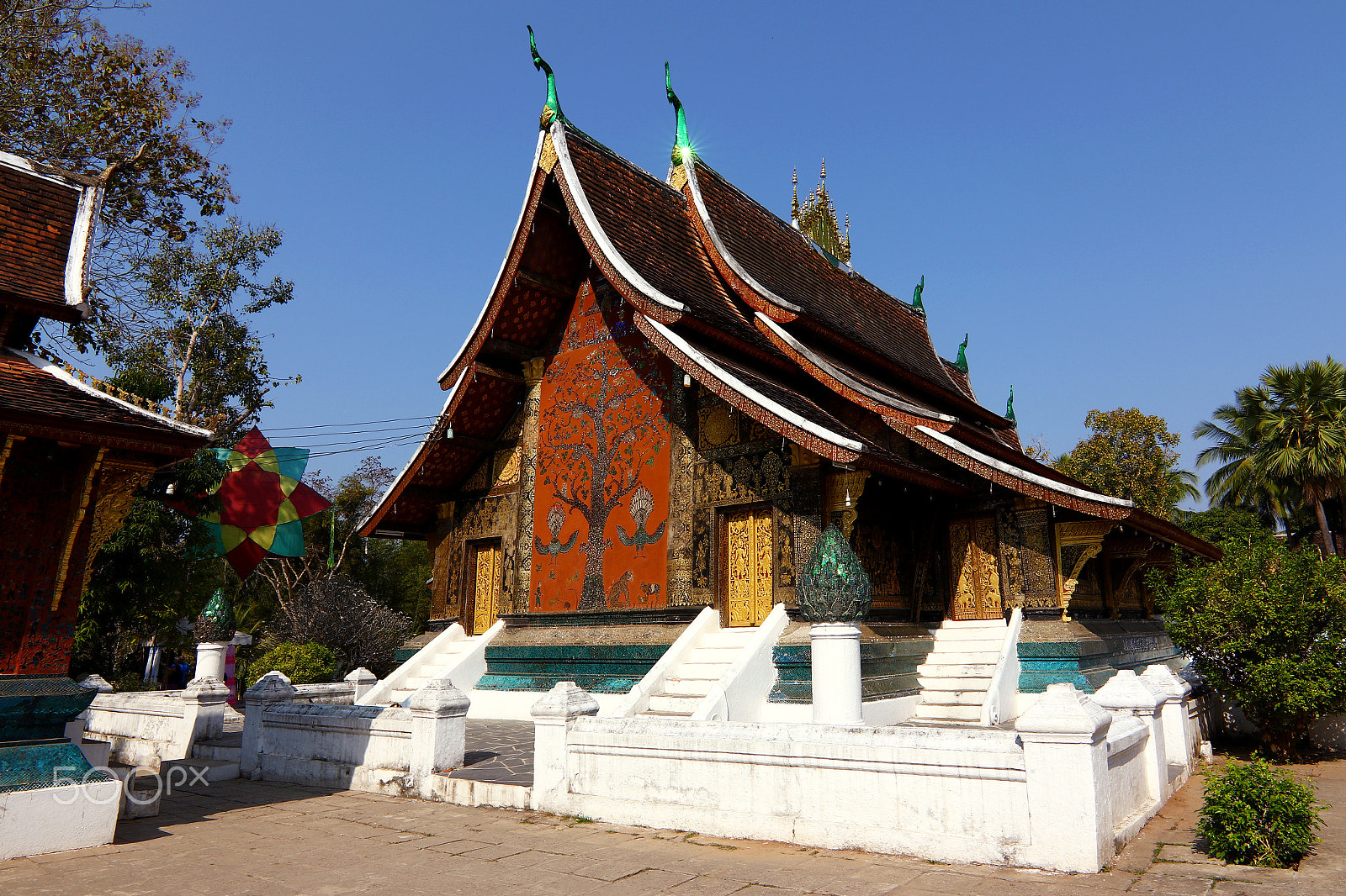 Canon EF 16-35mm F2.8L II USM sample photo. Wat xieng thong photography