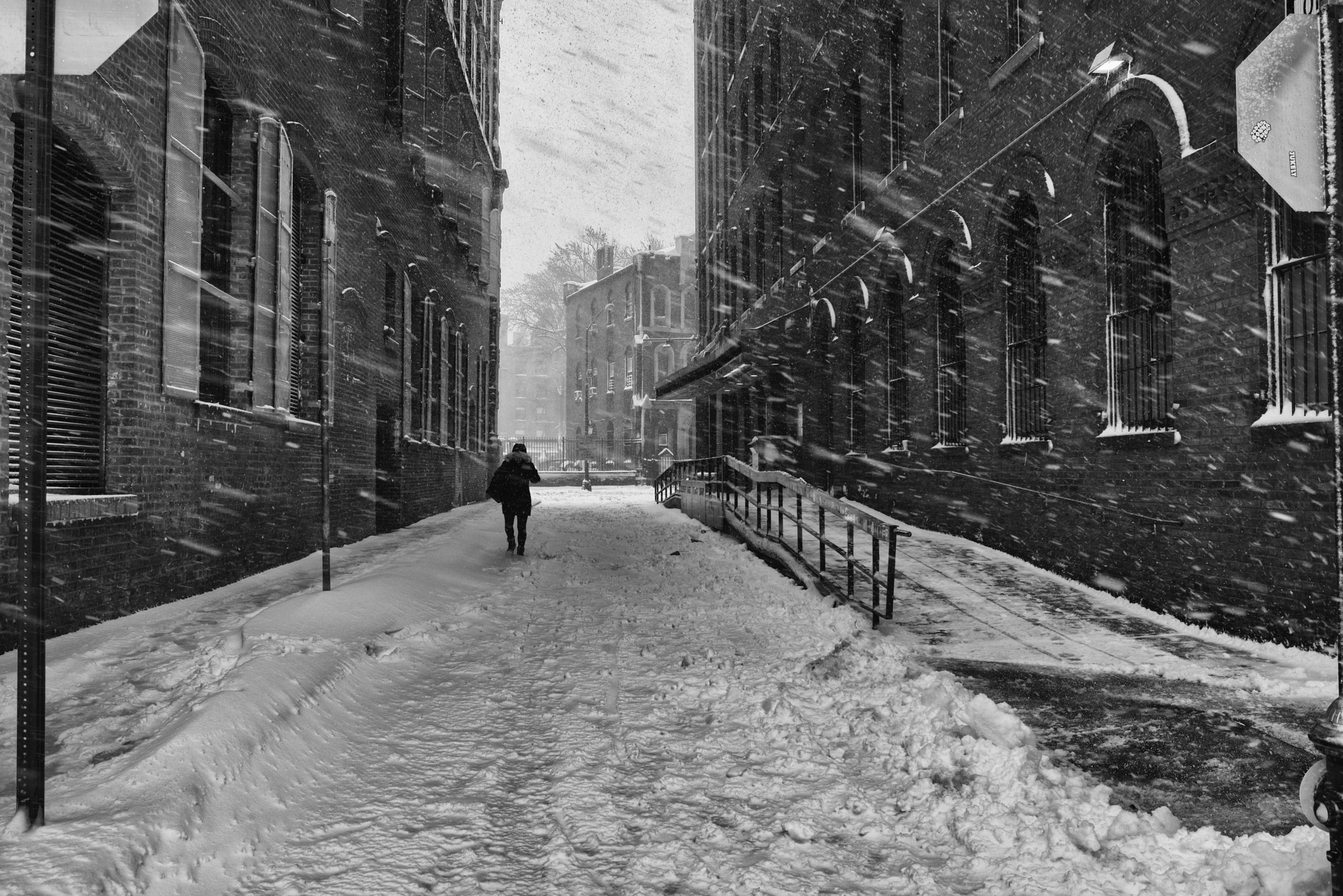 Nikon D810 + Nikon AF-S Nikkor 28mm F1.8G sample photo. Blizzard in nyc photography
