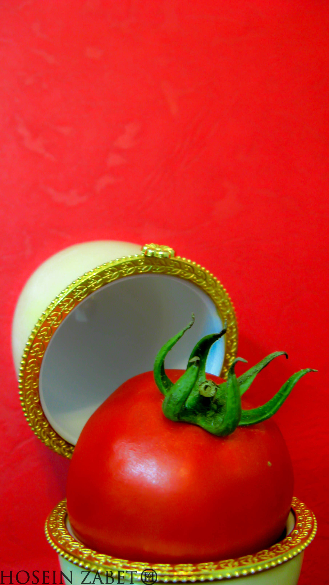 Canon POWERSHOT A710 IS sample photo. King of tomatoes :-) photography