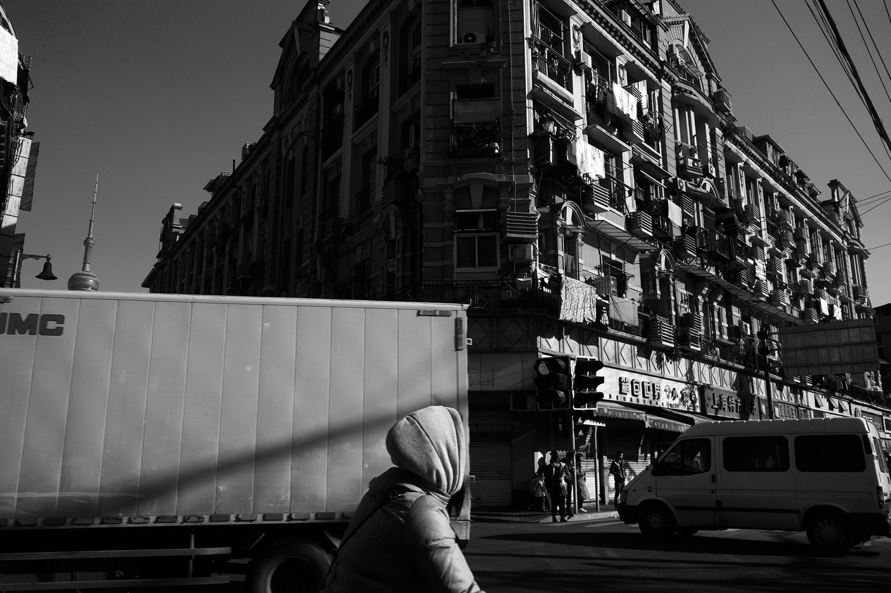 Leica M9 + Summicron-M 35mm f/2 (IV) sample photo. Street scene photography