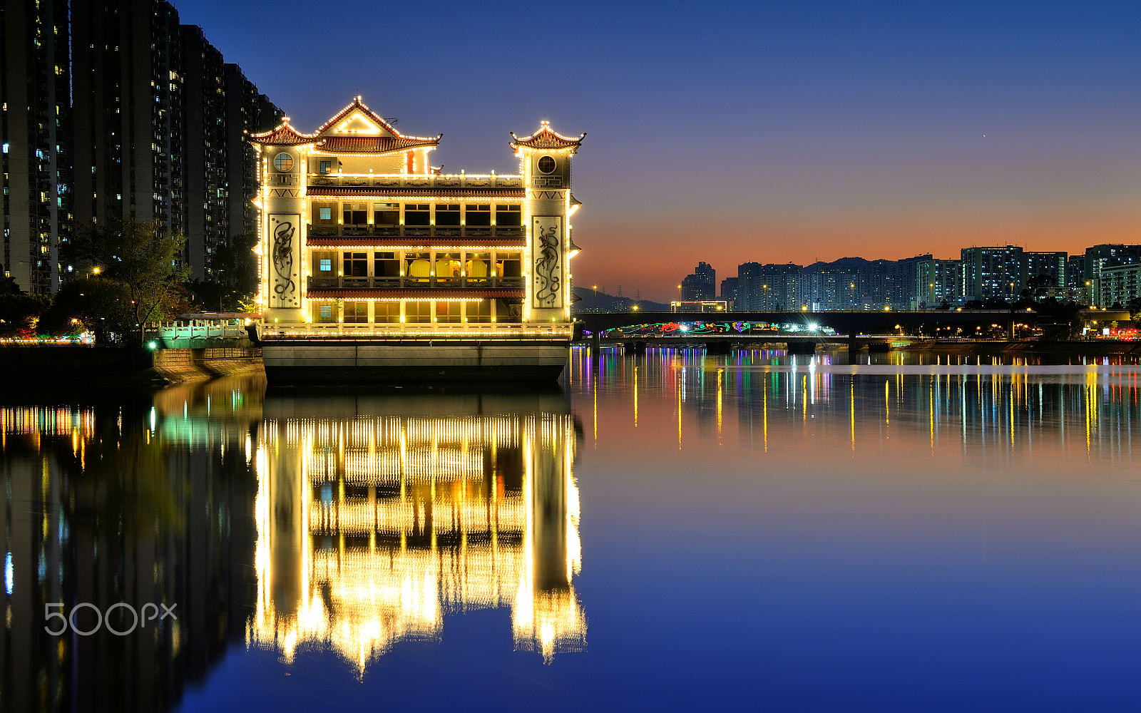 Nikon Df sample photo. Star floating seafood resturant photography