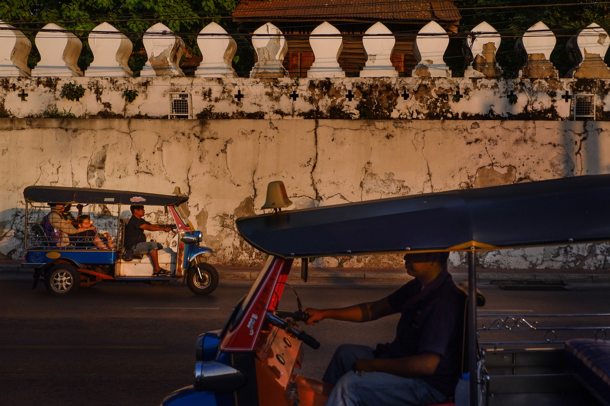 Fujifilm X-A3 + Fujifilm XC 16-50mm F3.5-5.6 OIS II sample photo. Tuk tuk bangkok thailand photography