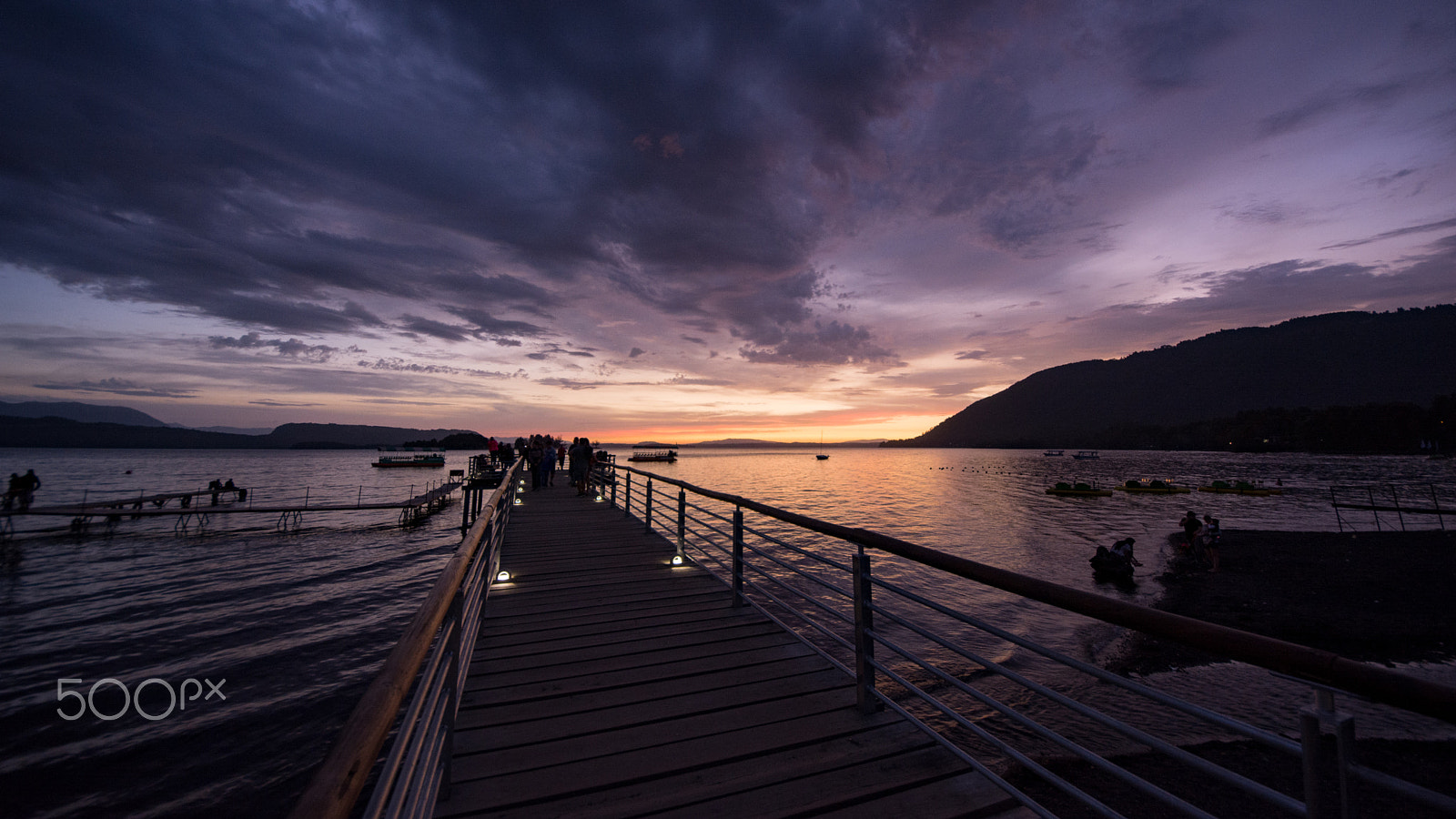Sigma 8-16mm F4.5-5.6 DC HSM sample photo. Lago calafquen photography