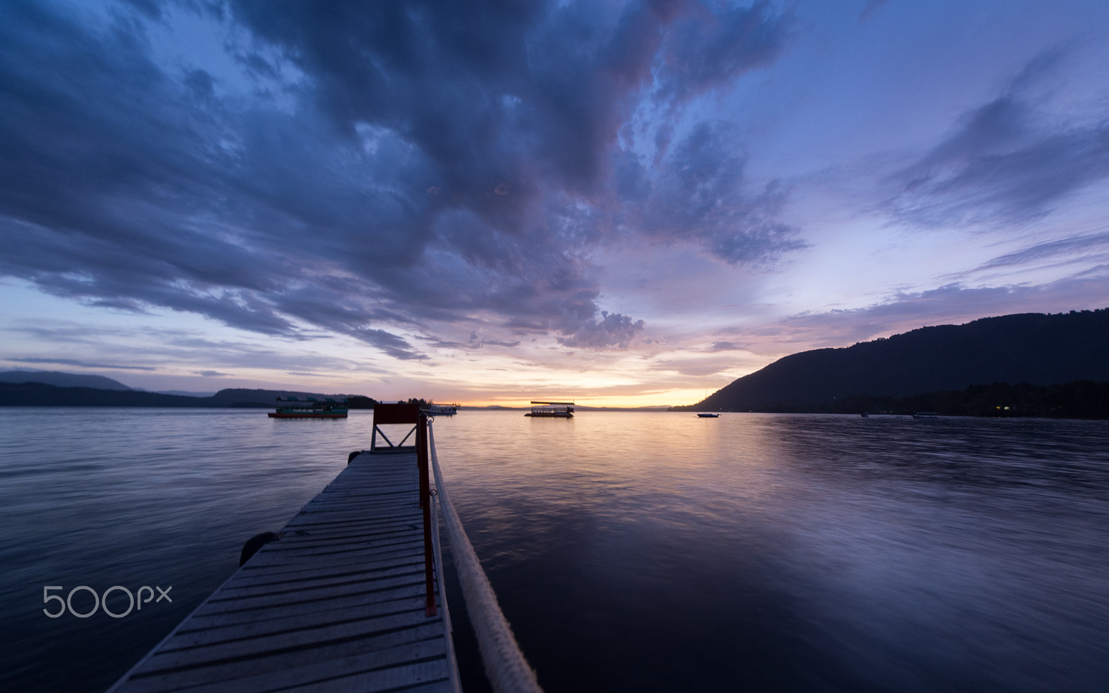 Sigma 8-16mm F4.5-5.6 DC HSM sample photo. Lago calafquen photography