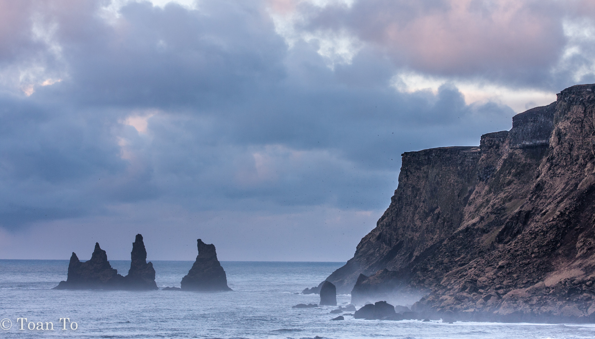 Canon EOS 40D + Canon EF 70-200mm F4L USM sample photo. Reynisfjara beach photography