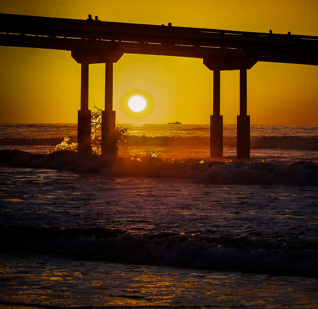 Sony a7 II + Sony FE 85mm F1.4 GM sample photo. Sunset at ocean beach pier photography