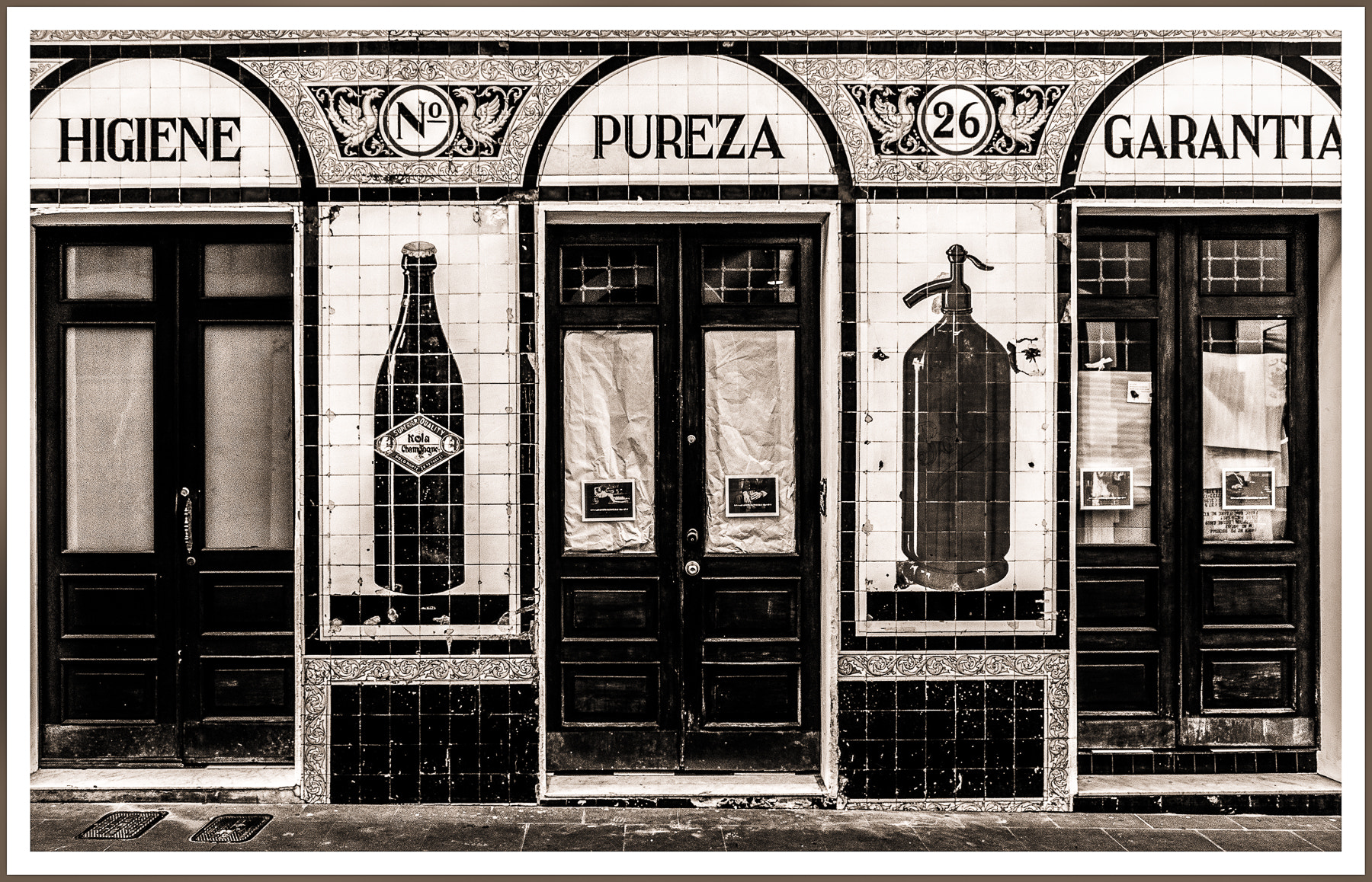 Nikon D300S sample photo. Three doors photography