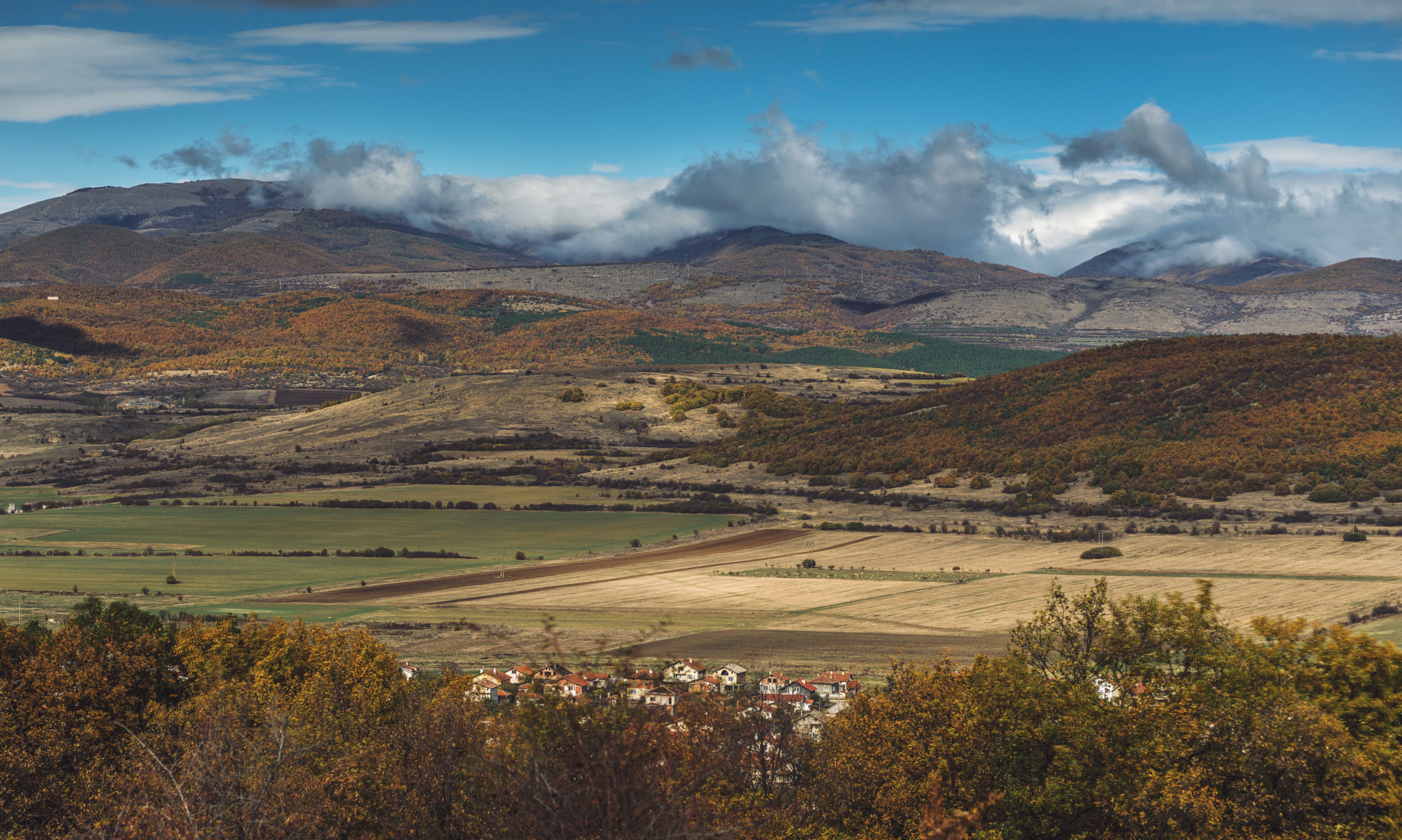 AF Zoom-Nikkor 80-200mm f/2.8 ED sample photo. Fall in bulgaria photography