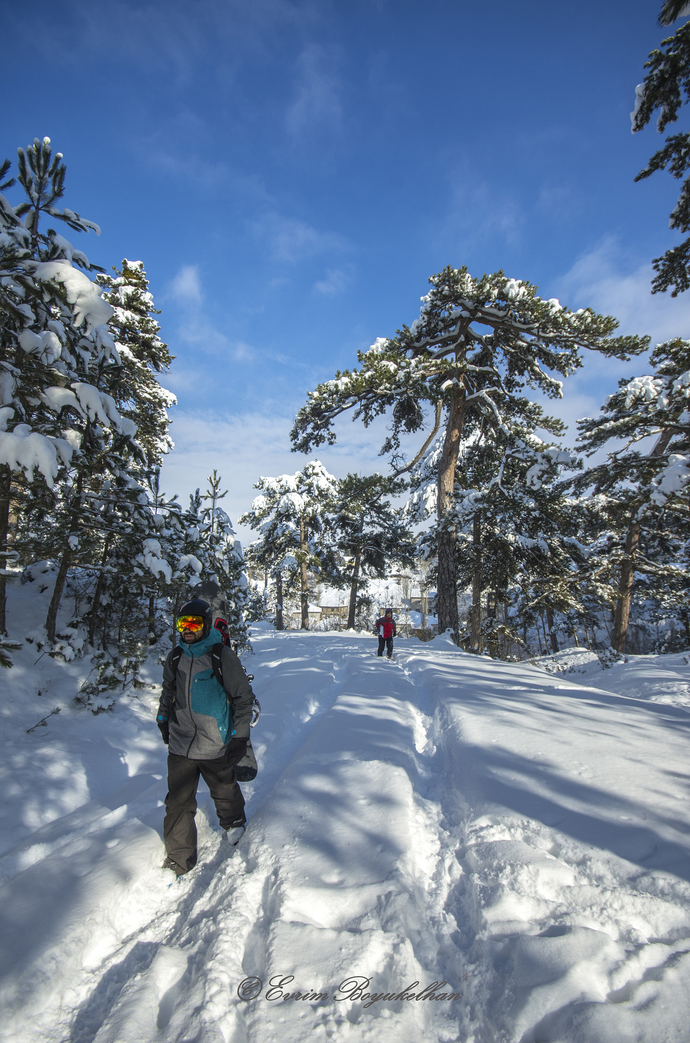 Sigma AF 10-20mm F4-5.6 EX DC sample photo. Landscape and snowboarder photography