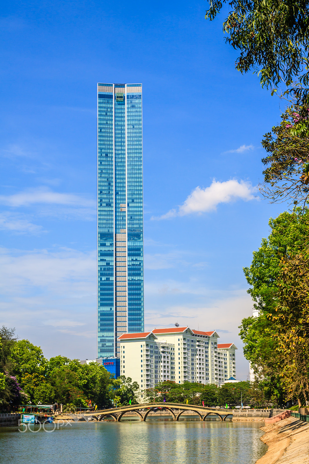 Canon EOS 50D + Canon EF 17-40mm F4L USM sample photo. Lotte center photography