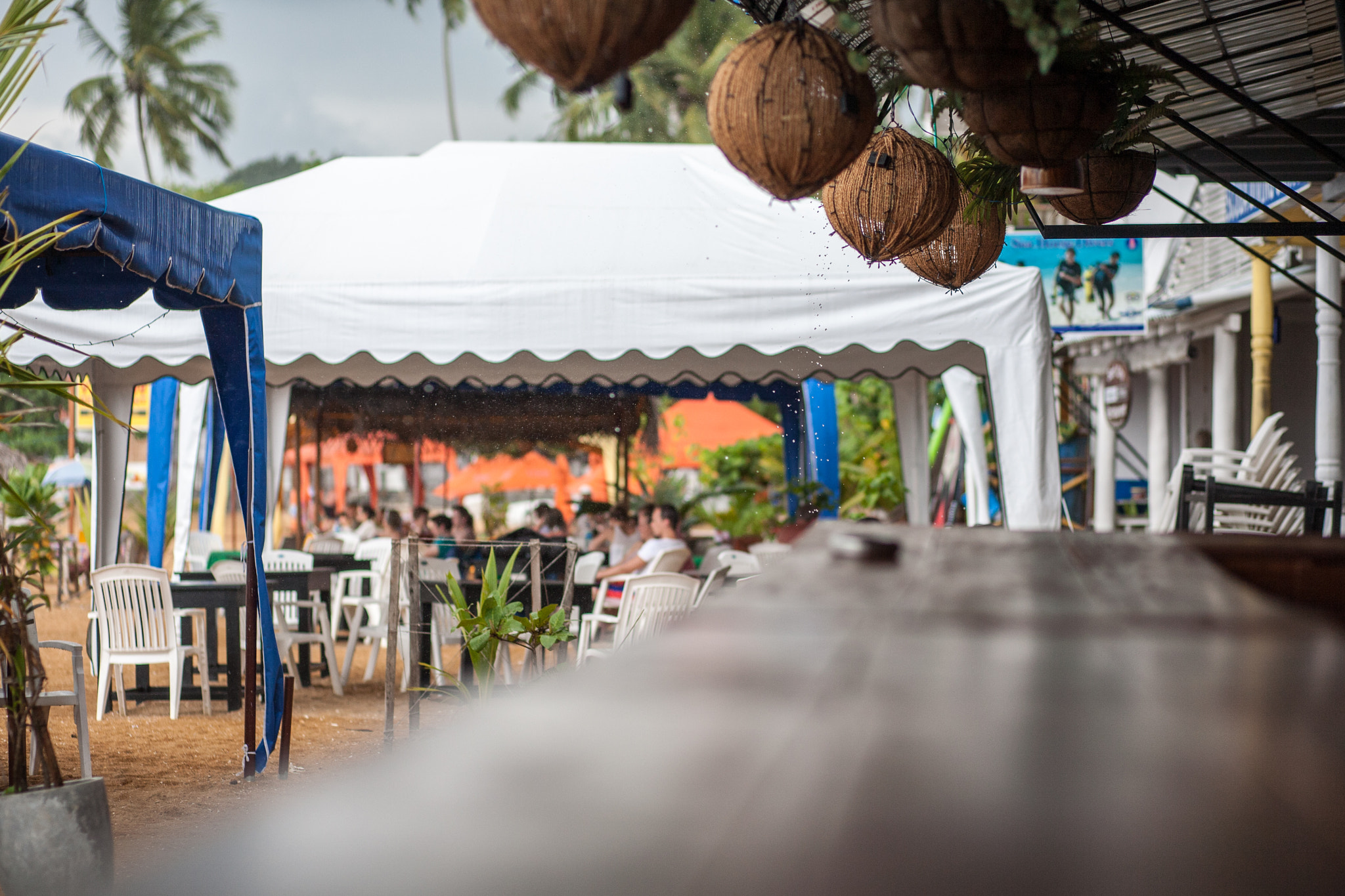 Canon EOS 5D + Canon EF 85mm F1.8 USM sample photo. Bar photography