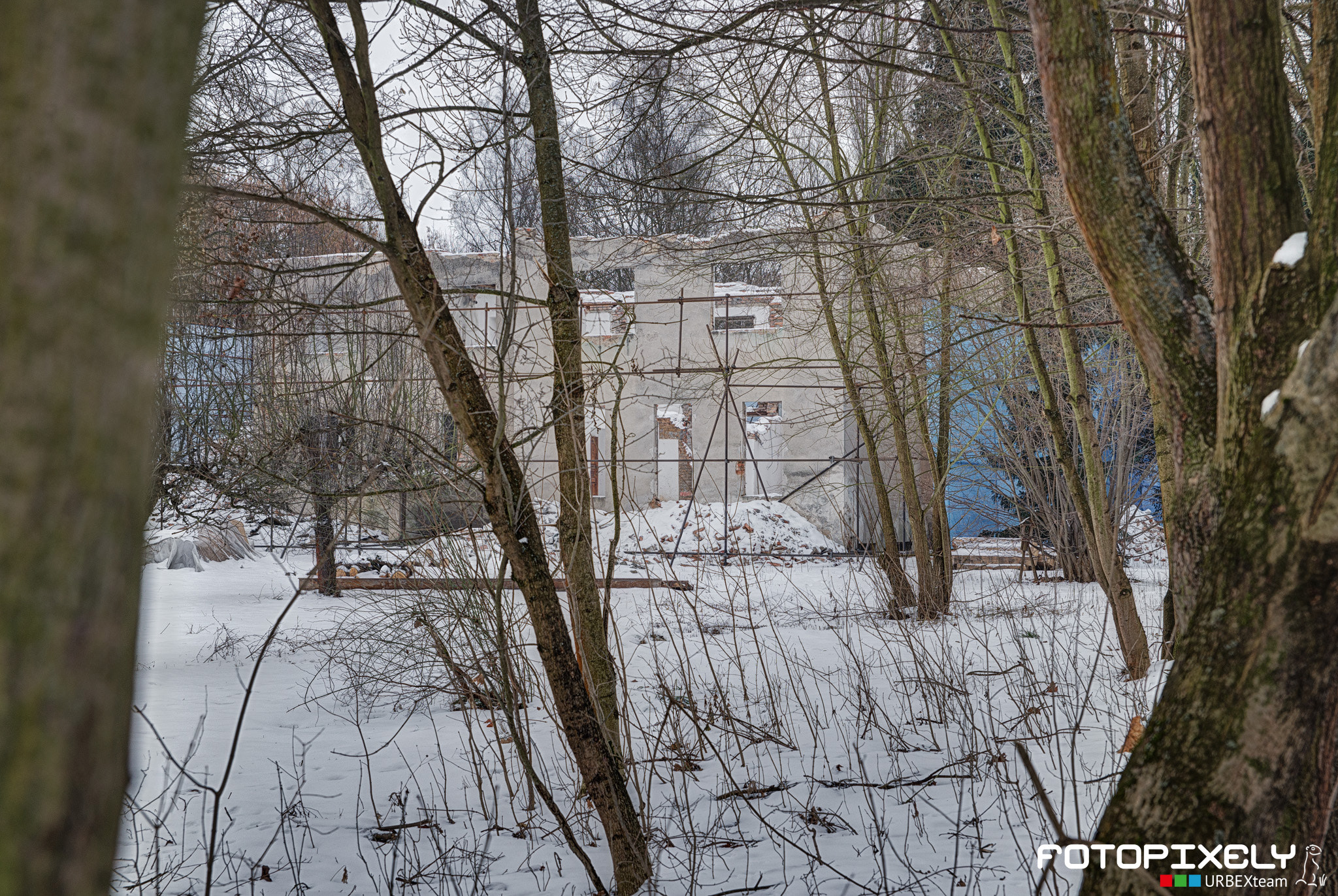 Nikon D600 + Sigma 24-70mm F2.8 EX DG HSM sample photo. Bývalý skautský areál prknovka / former scout area photography